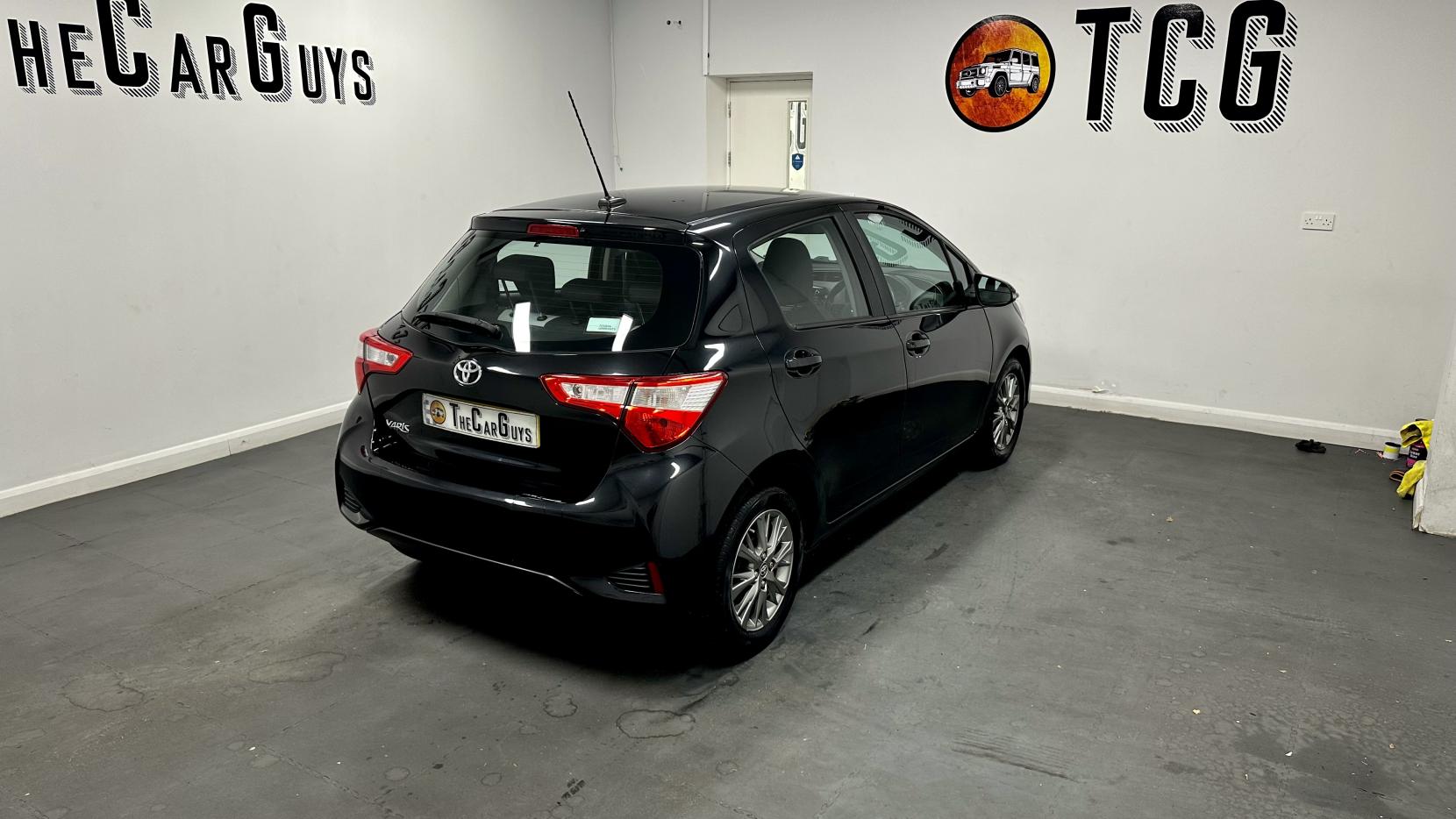 Toyota Yaris 1.0 VVT-i Icon Hatchback 5dr Petrol Manual Euro 6 (69 ps)