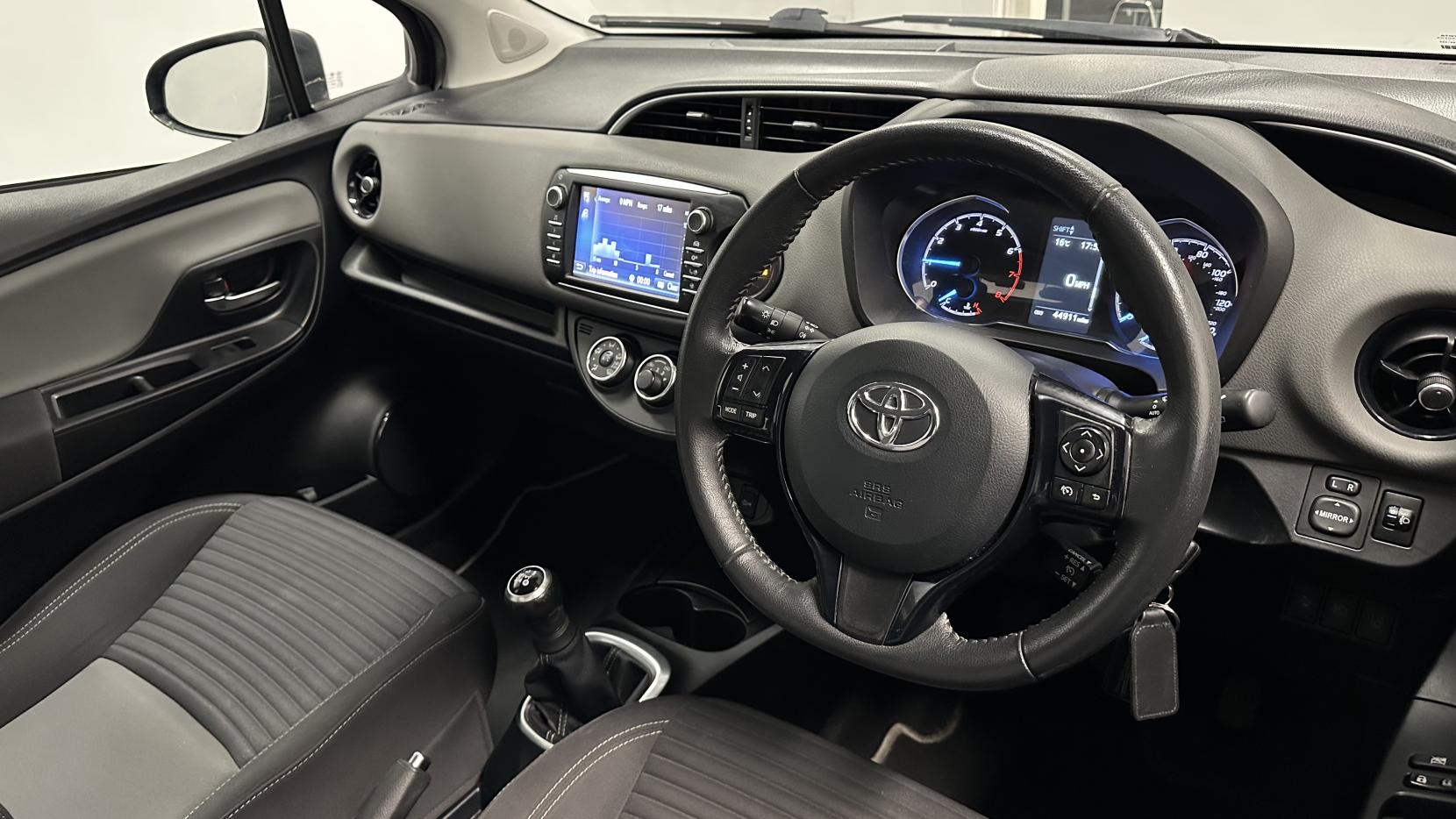 Toyota Yaris 1.0 VVT-i Icon Hatchback 5dr Petrol Manual Euro 6 (69 ps)
