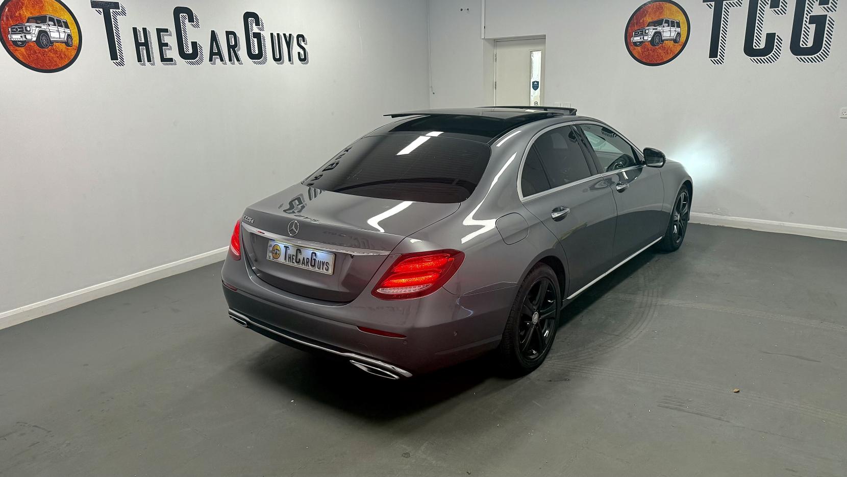 Mercedes-Benz E Class 2.0 E220d SE (Premium) Saloon 4dr Diesel G-Tronic+ Euro 6 (s/s) (194 ps)