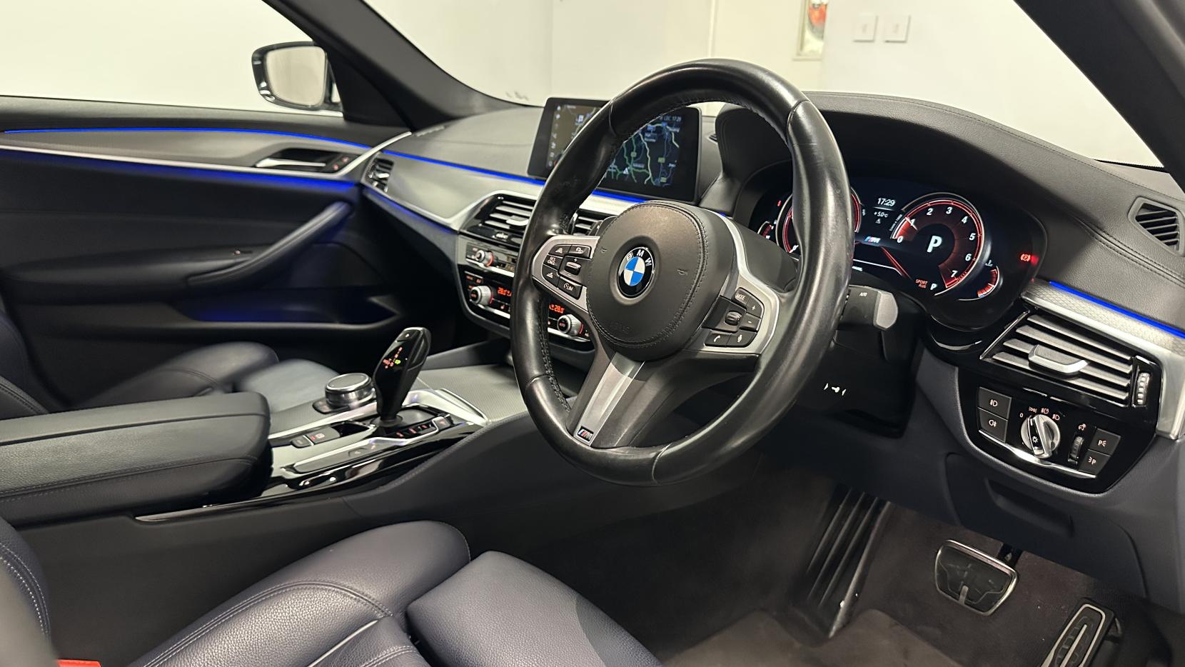 BMW 5 Series 3.0 540i M Sport Saloon 4dr Petrol Auto xDrive Euro 6 (s/s) (340 ps)