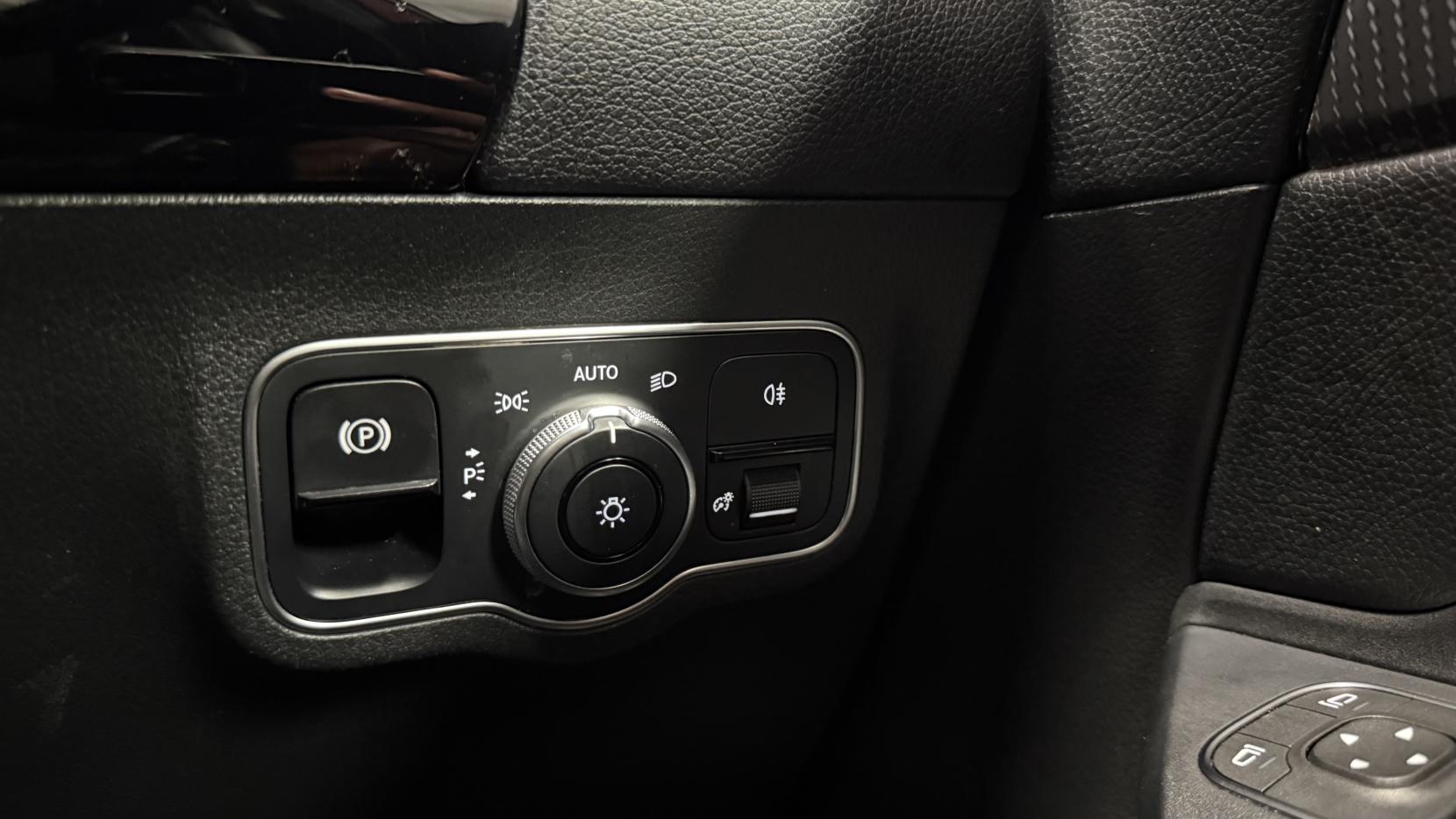 Mercedes-Benz B Class 2.0 B200d Sport MPV 5dr Diesel 8G-DCT Euro 6 (s/s) (150 ps)