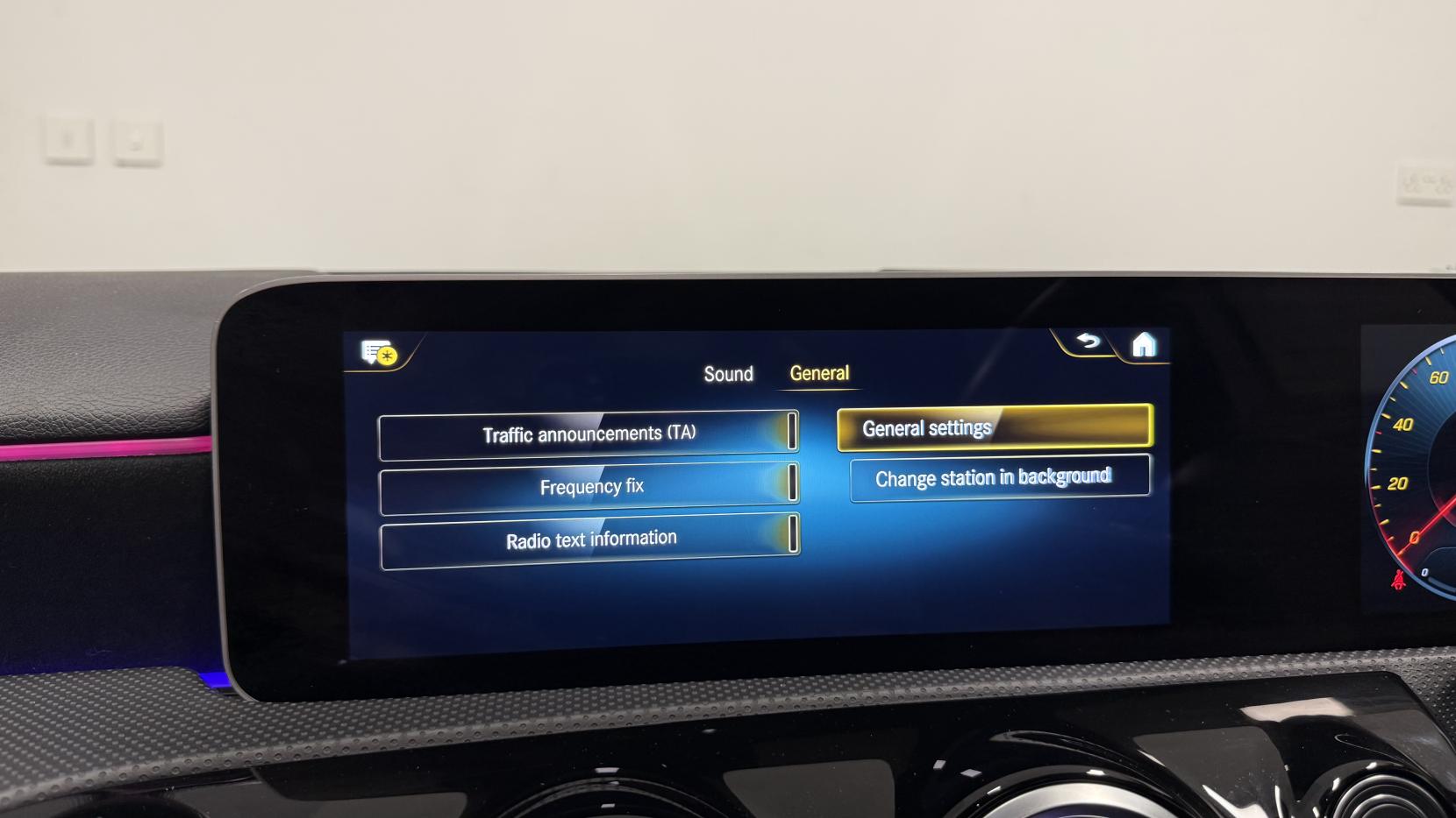 Mercedes-Benz A Class 2.0 A250 AMG Line (Premium Plus) Hatchback 5dr Petrol 7G-DCT Euro 6 (s/s) (224 ps)