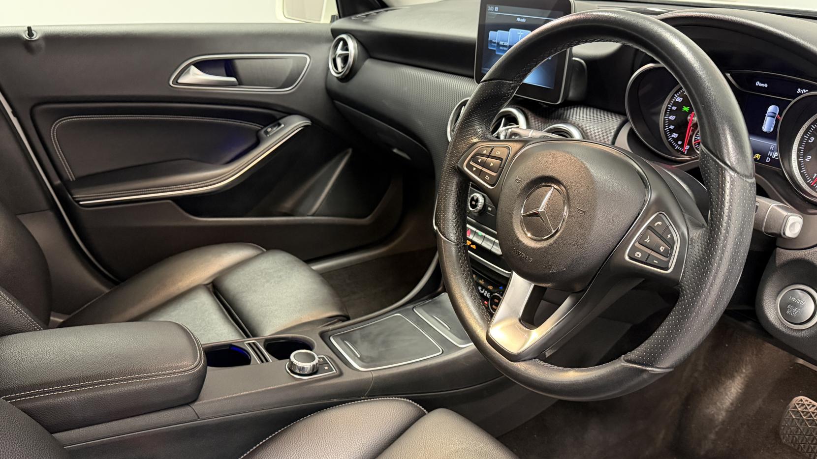 Mercedes-Benz A Class 1.6 A180 Sport (Premium) Hatchback 5dr Petrol 7G-DCT Euro 6 (s/s) (122 ps)