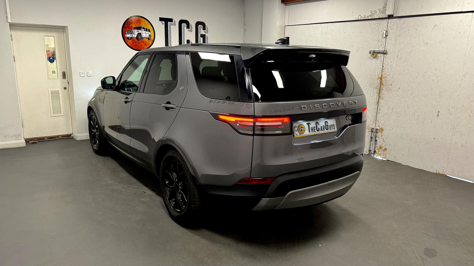 Land Rover Discovery 2.0 SD4 SE SUV 5dr Diesel Auto 4WD Euro 6 (s/s) (240 ps)