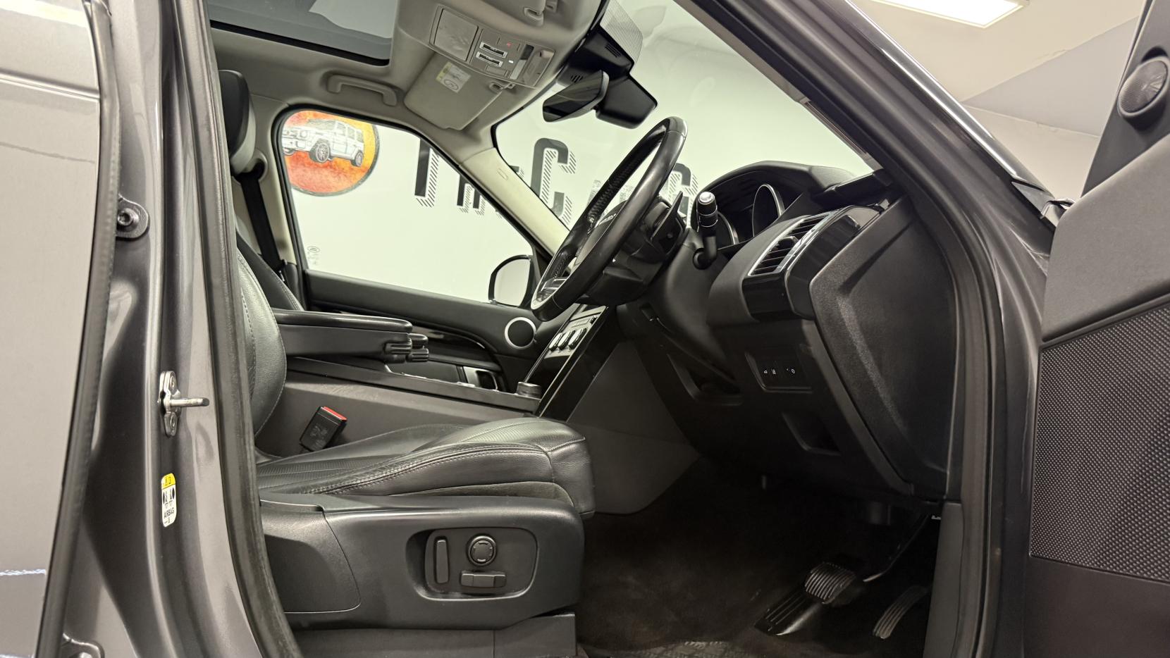 Land Rover Discovery 2.0 SD4 SE SUV 5dr Diesel Auto 4WD Euro 6 (s/s) (240 ps)