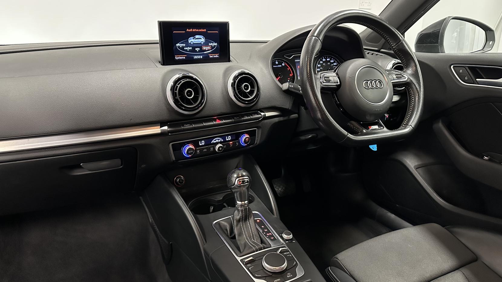 Audi A3 1.4 TFSI S line Hatchback 3dr Petrol S Tronic Euro 6 (s/s) (Nav) (125 ps)