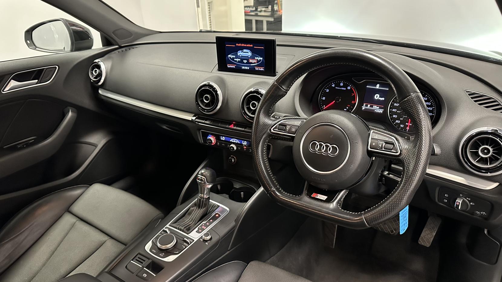 Audi A3 1.4 TFSI S line Hatchback 3dr Petrol S Tronic Euro 6 (s/s) (Nav) (125 ps)