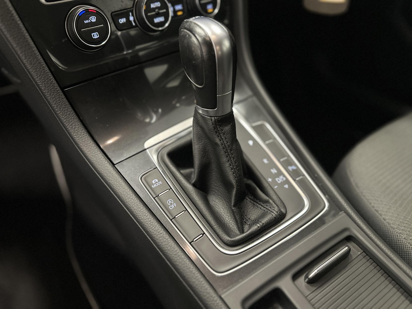 Volkswagen Golf 1.5 TSI EVO BlueMotion Tech SE Nav Hatchback 5dr Petrol DSG Euro 6 (s/s) (130 ps)