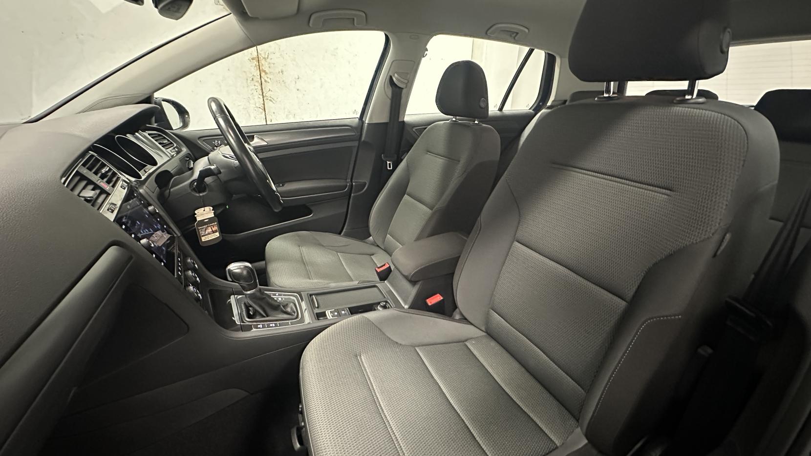 Volkswagen Golf 1.5 TSI EVO BlueMotion Tech SE Nav Hatchback 5dr Petrol DSG Euro 6 (s/s) (130 ps)