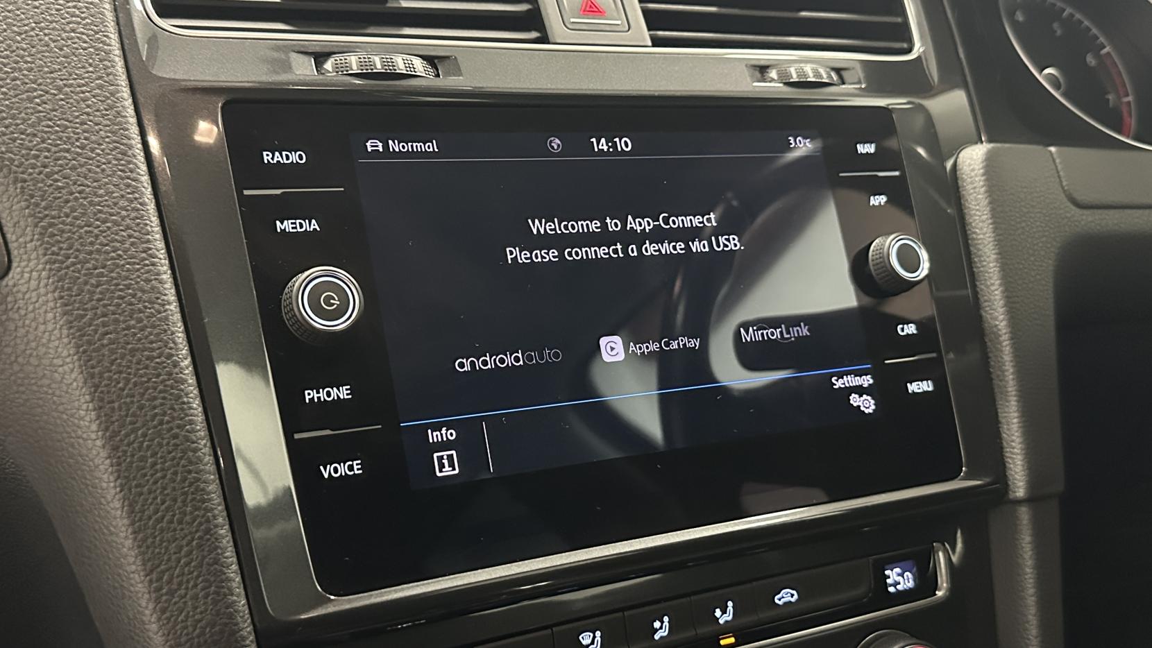 Volkswagen Golf 1.5 TSI EVO BlueMotion Tech SE Nav Hatchback 5dr Petrol DSG Euro 6 (s/s) (130 ps)