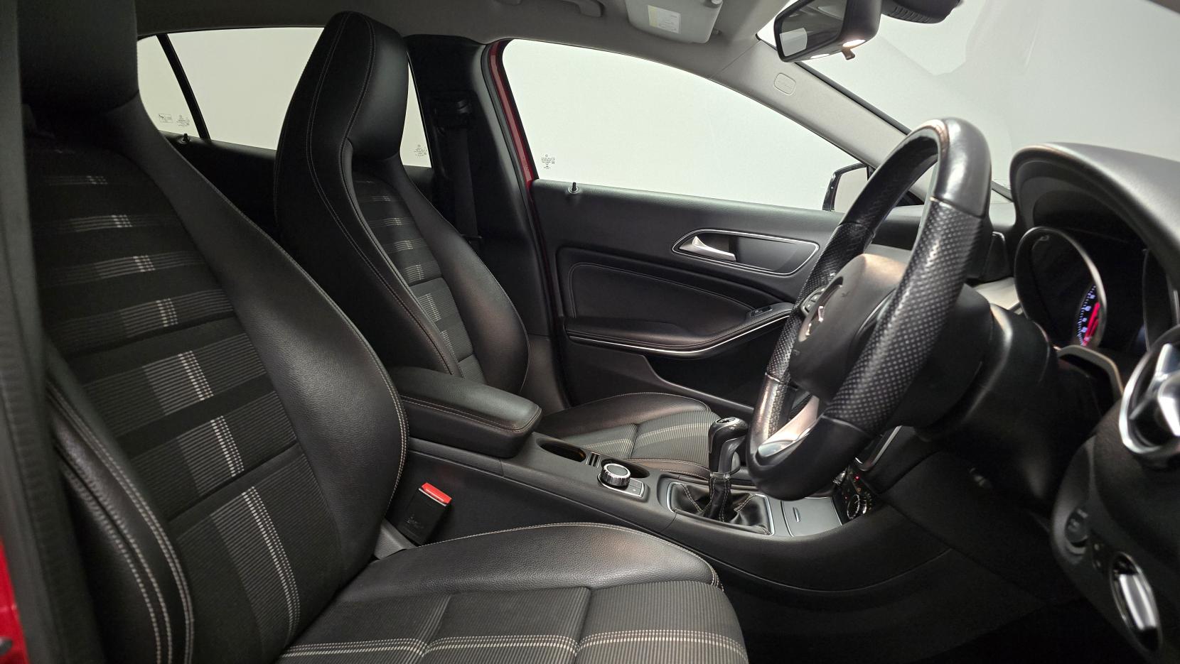 Mercedes-Benz GLA 1.6 GLA180 Urban Edition SUV 5dr Petrol Manual Euro 6 (s/s) (122 ps)