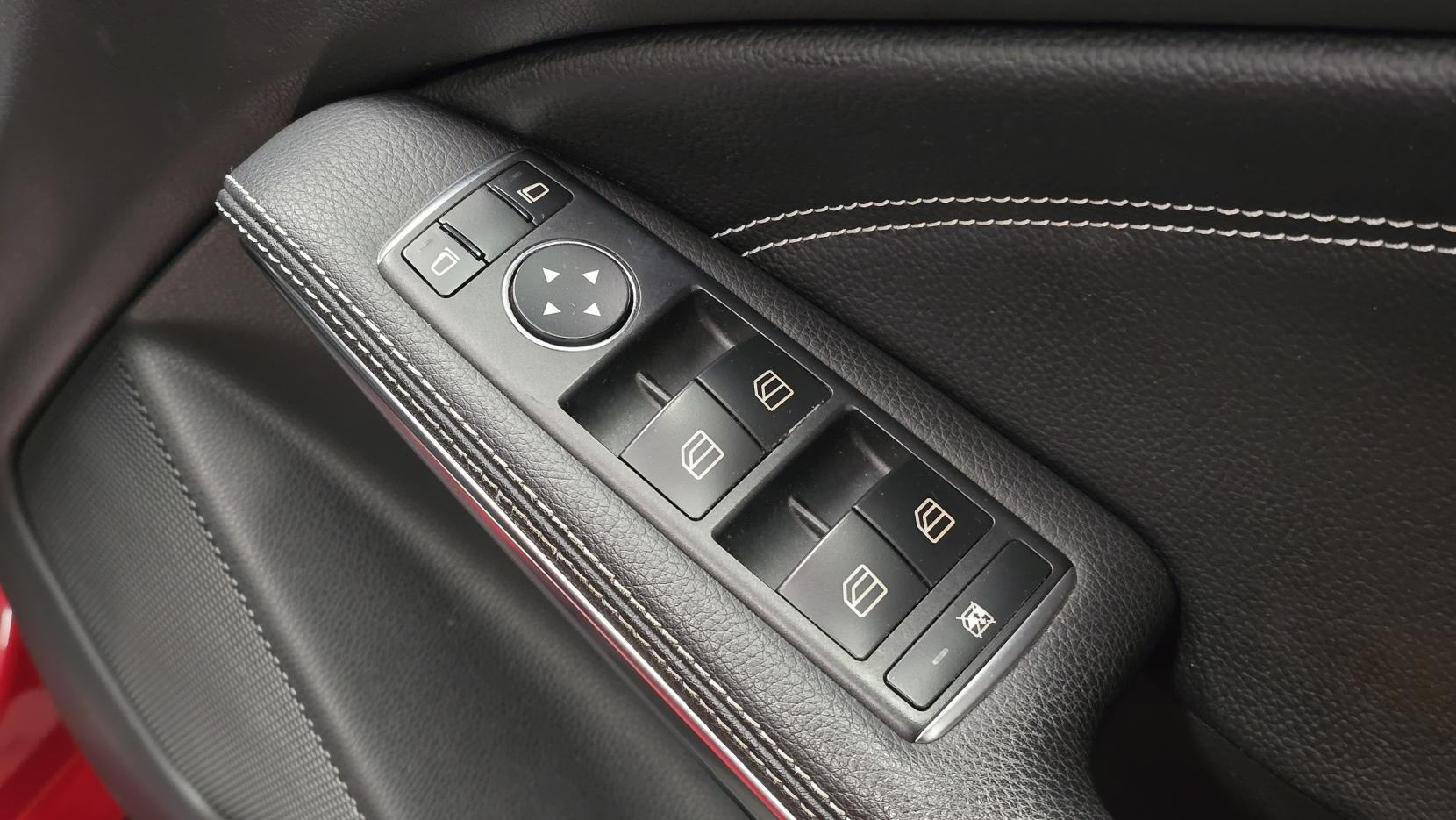 Mercedes-Benz GLA 1.6 GLA180 Urban Edition SUV 5dr Petrol Manual Euro 6 (s/s) (122 ps)