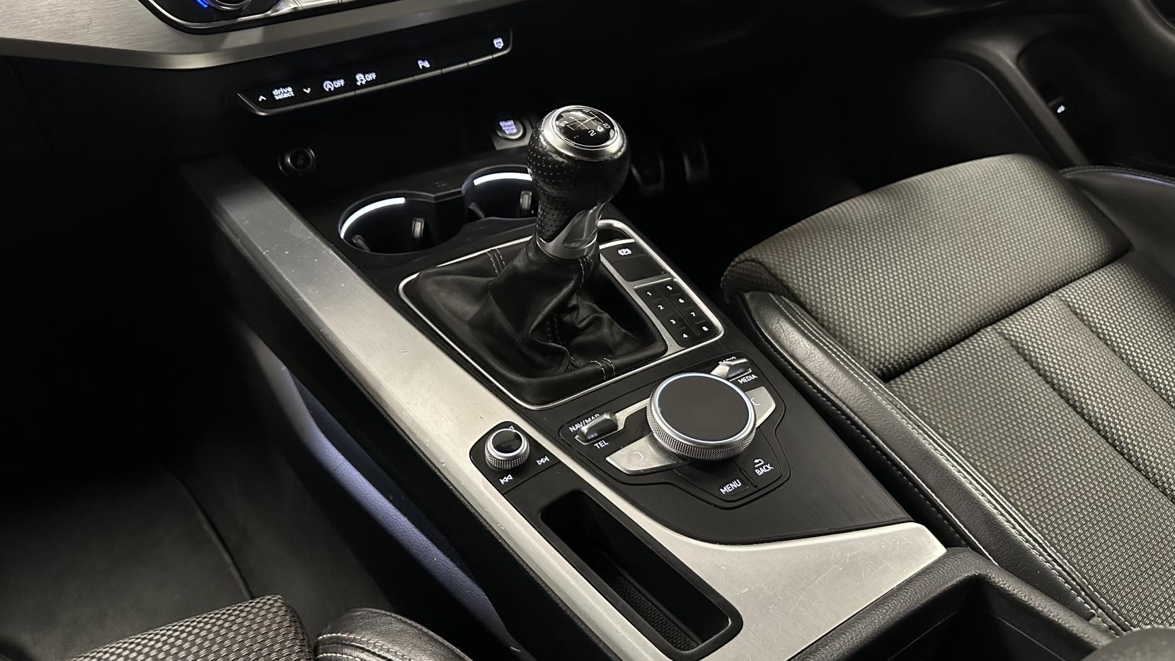 Audi A4 Avant 2.0 TDI S line Estate 5dr Diesel Manual Euro 6 (s/s) (150 ps)