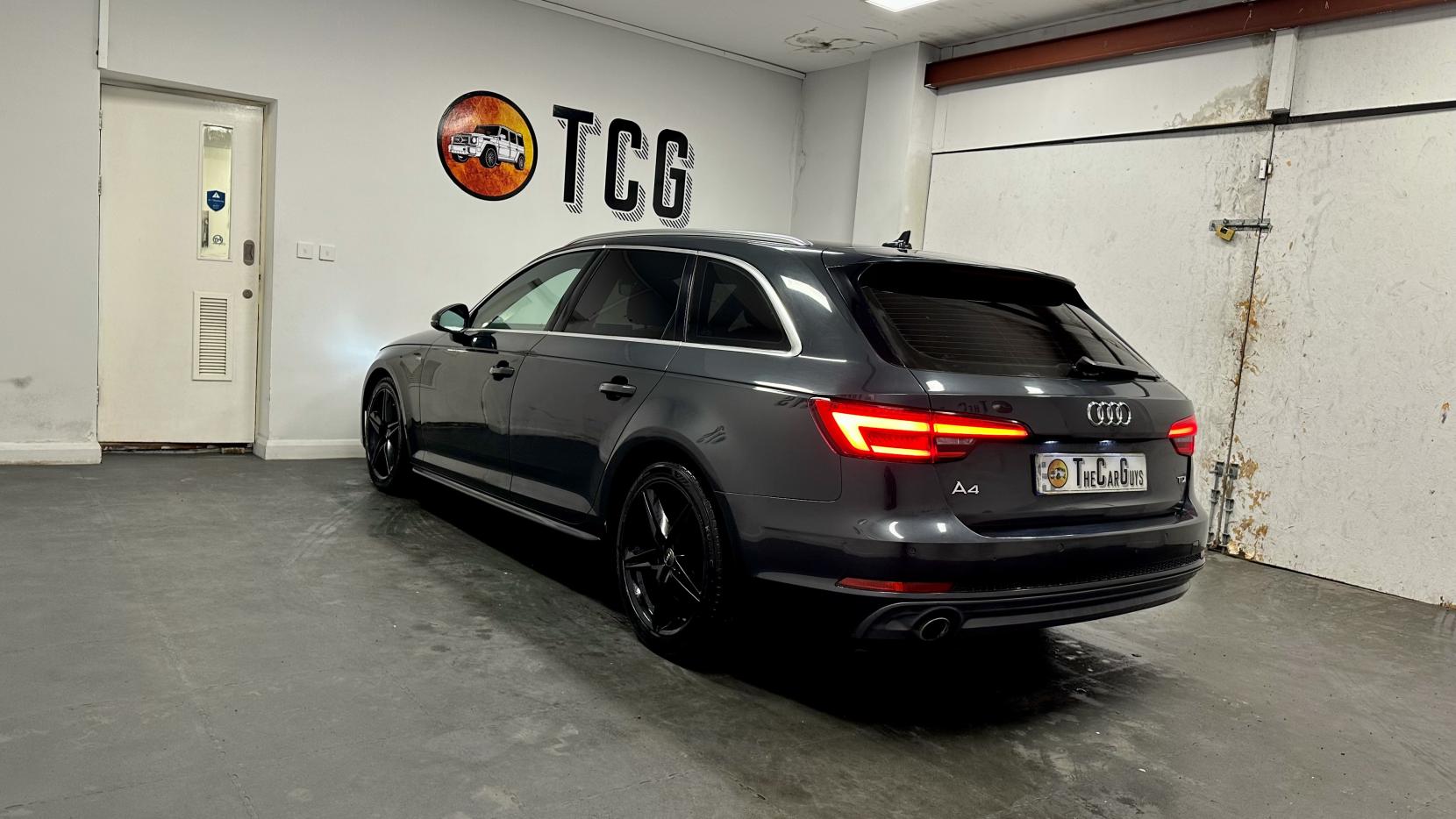 Audi A4 Avant 2.0 TDI S line Estate 5dr Diesel Manual Euro 6 (s/s) (150 ps)