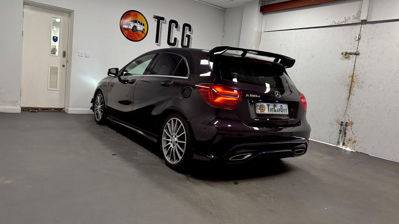 Mercedes-Benz A Class 1.5 A180d AMG Line (Premium) Hatchback 5dr Diesel Manual Euro 6 (s/s) (109 ps)