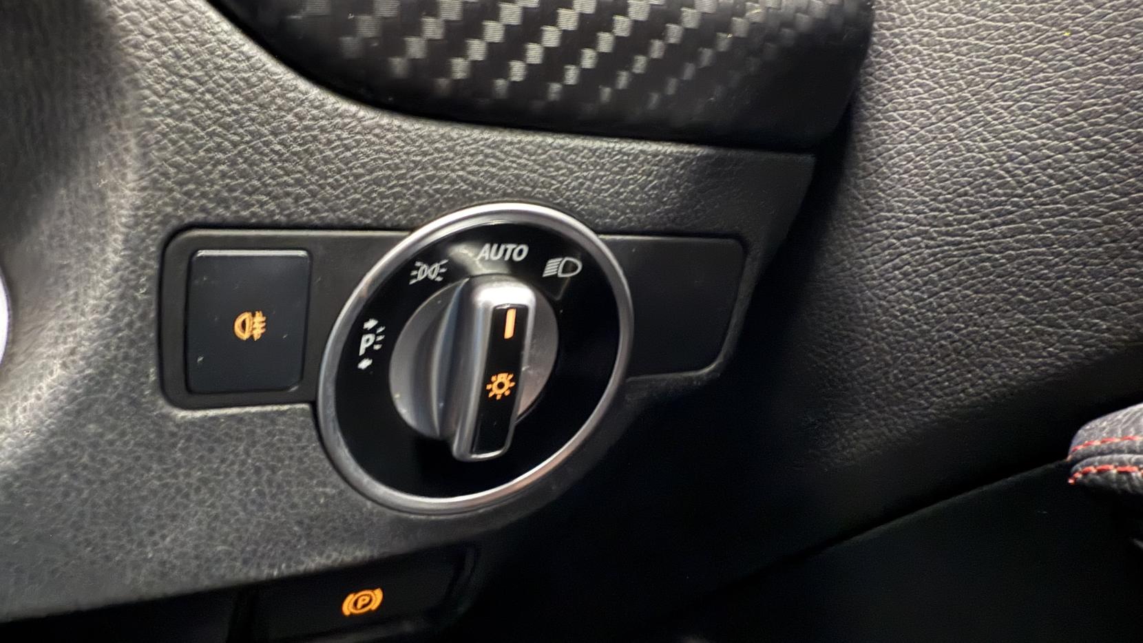 Mercedes-Benz A Class 1.5 A180d AMG Line (Premium) Hatchback 5dr Diesel Manual Euro 6 (s/s) (109 ps)