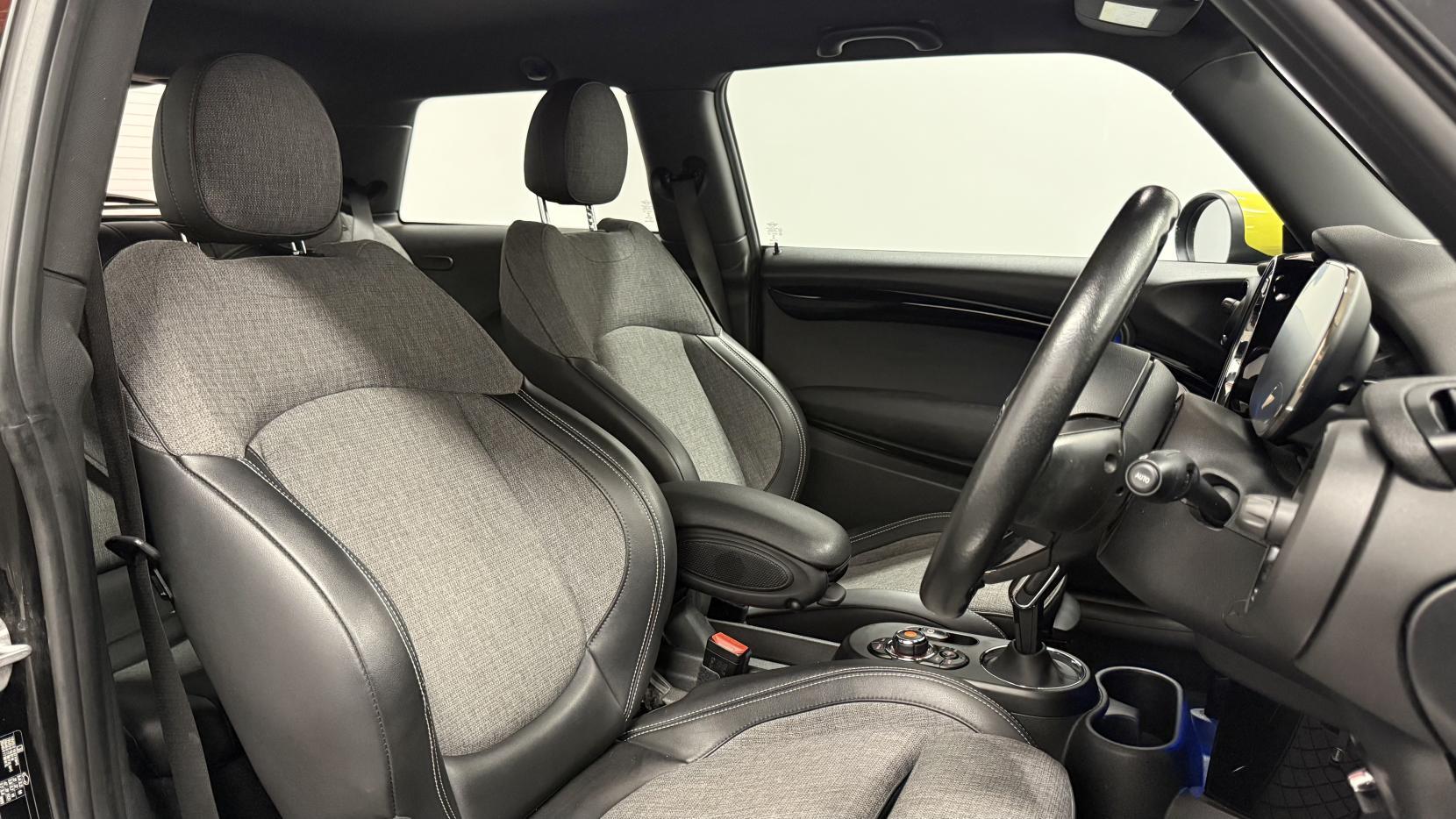 MINI Electric Hatch Cooper SE 32.6kWh Level 2 Hatchback 3dr Electric Auto (184 ps)