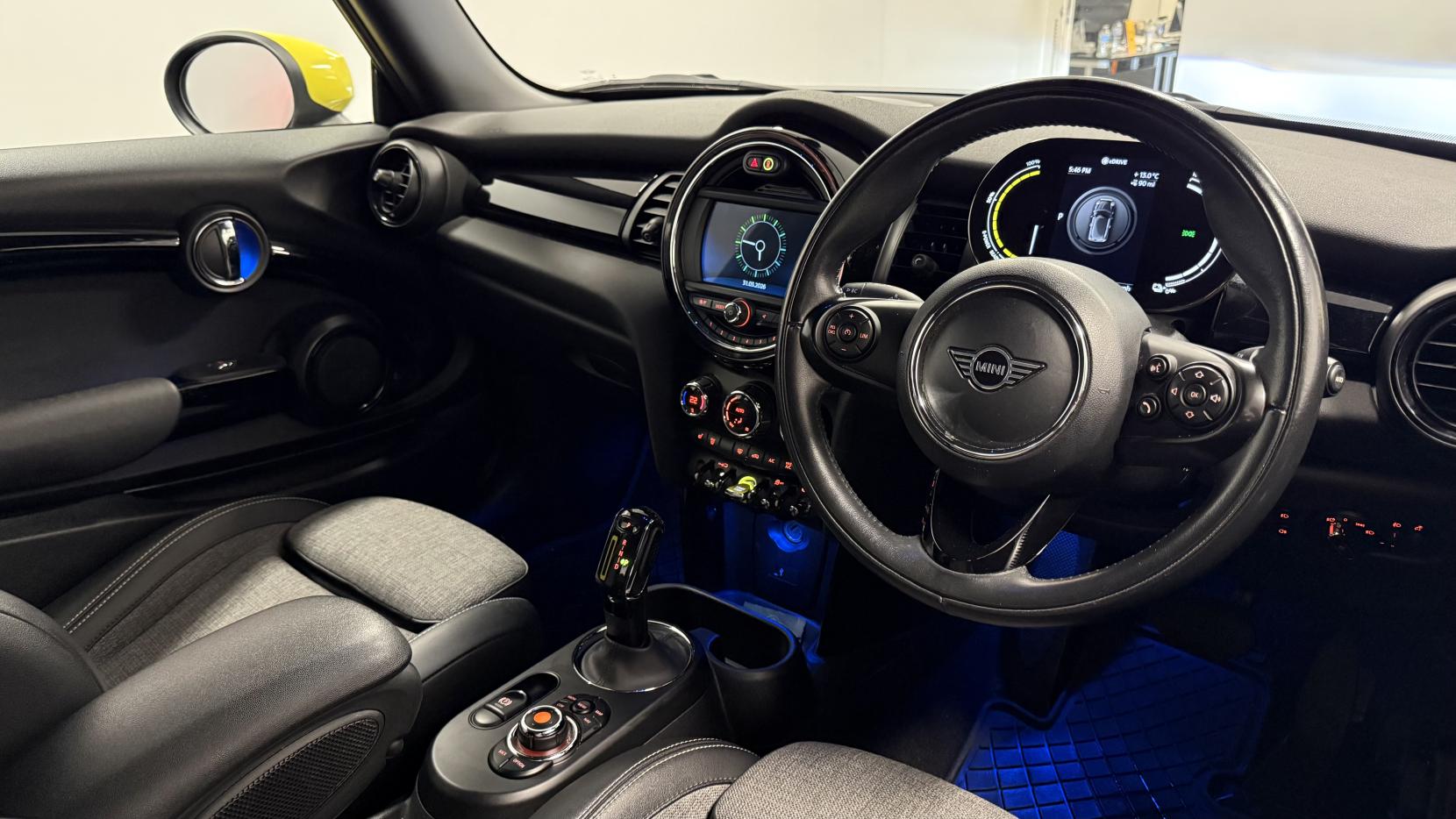 MINI Electric Hatch Cooper SE 32.6kWh Level 2 Hatchback 3dr Electric Auto (184 ps)