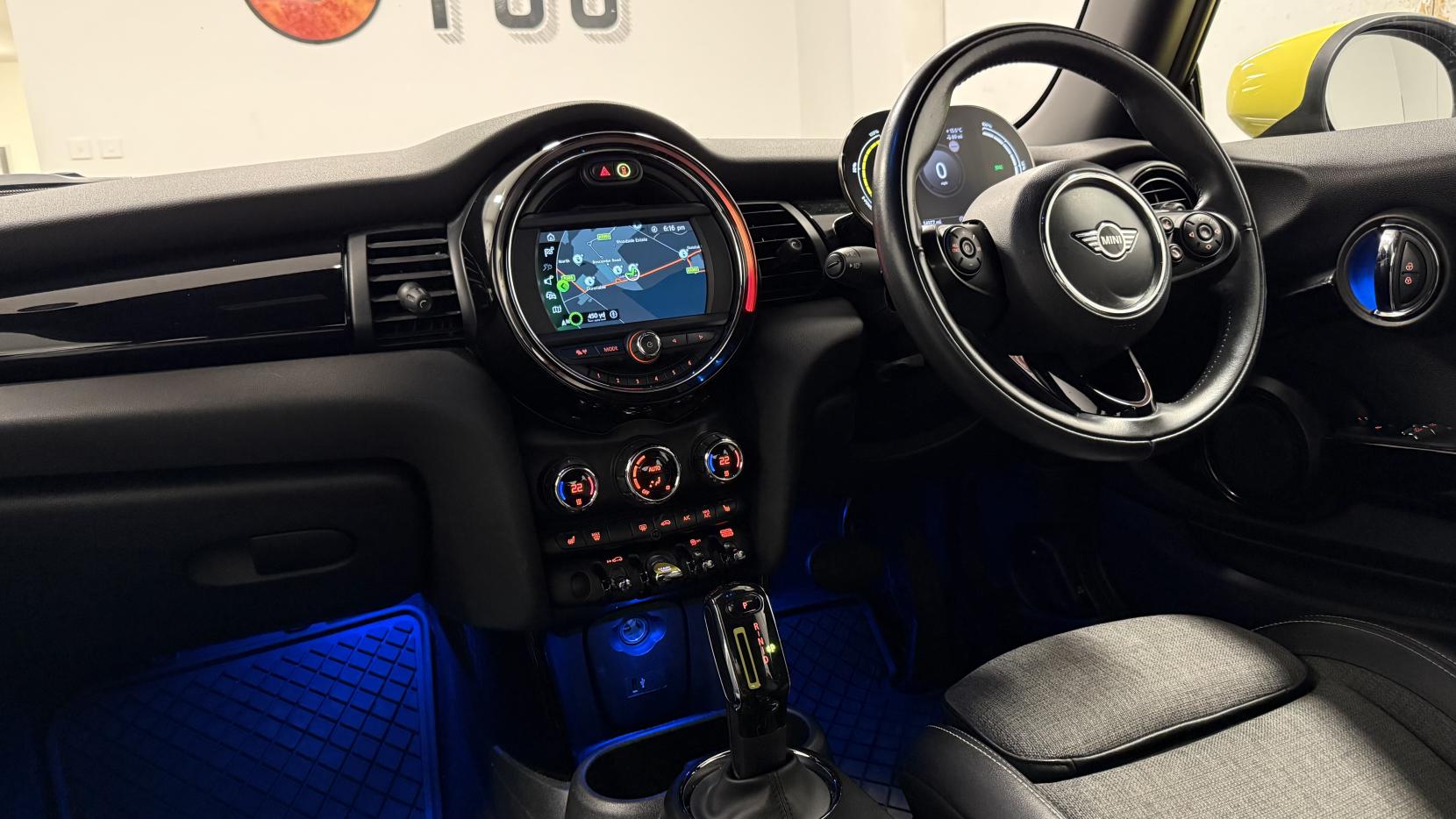 MINI Electric Hatch Cooper SE 32.6kWh Level 2 Hatchback 3dr Electric Auto (184 ps)