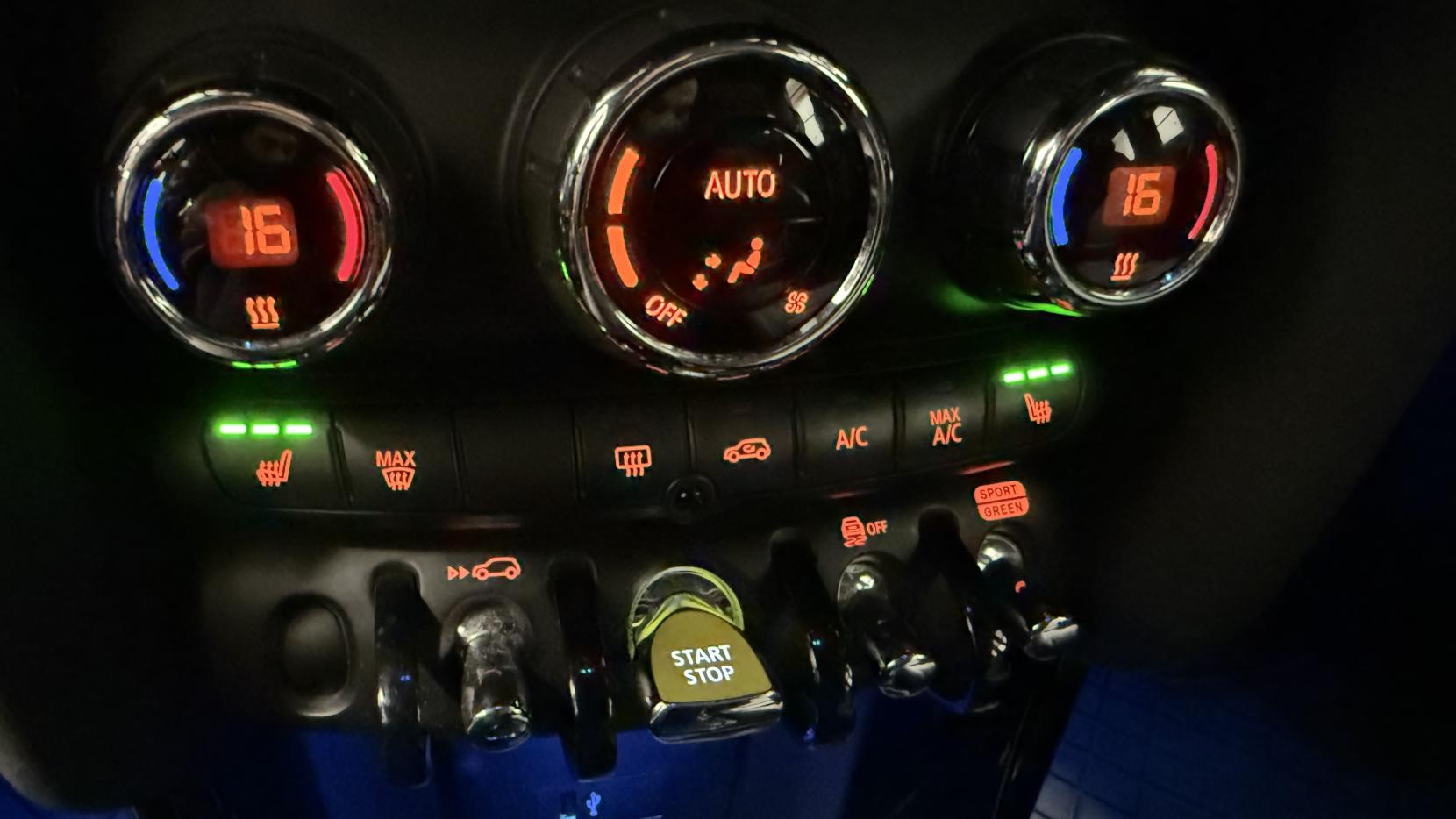 MINI Electric Hatch Cooper SE 32.6kWh Level 2 Hatchback 3dr Electric Auto (184 ps)