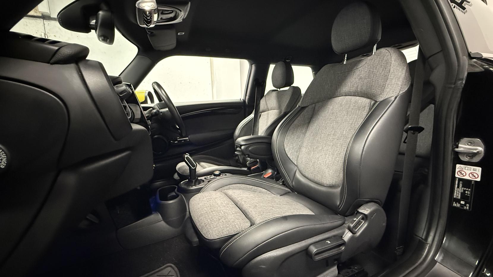 MINI Electric Hatch Cooper SE 32.6kWh Level 2 Hatchback 3dr Electric Auto (184 ps)