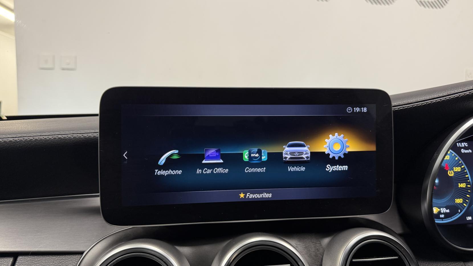 Mercedes-Benz C Class 2.0 C300d AMG Line (Premium) Coupe 2dr Diesel G-Tronic+ Euro 6 (s/s) (245 ps)