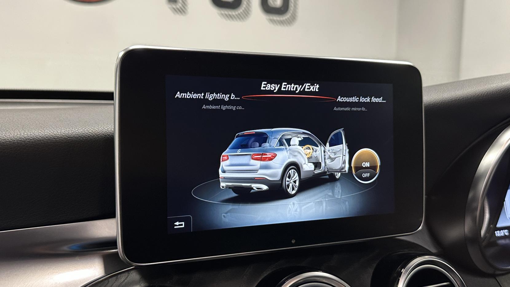 Mercedes-Benz GLC 2.1 GLC250d AMG Line (Premium Plus) SUV 5dr Diesel G-Tronic+ 4MATIC Euro 6 (s/s) (204 ps)