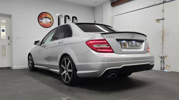 Mercedes-Benz C Class 2.1 C220 CDI BlueEfficiency Sport Saloon 4dr Diesel G-Tronic+ Euro 5 (s/s) (170 ps)