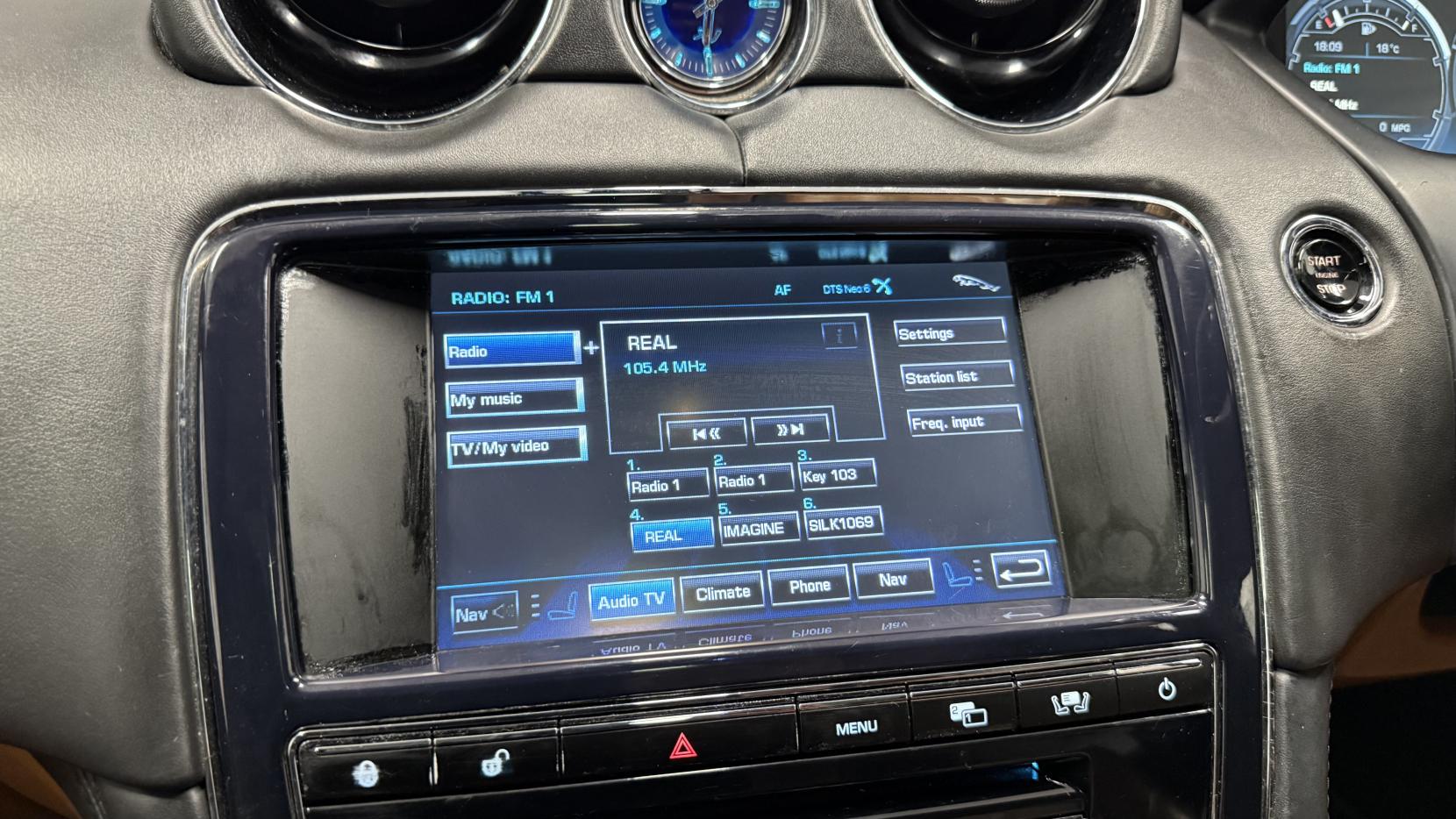 Jaguar XJ 3.0d V6 Portfolio Saloon 4dr Diesel Auto Euro 5 (275 ps)