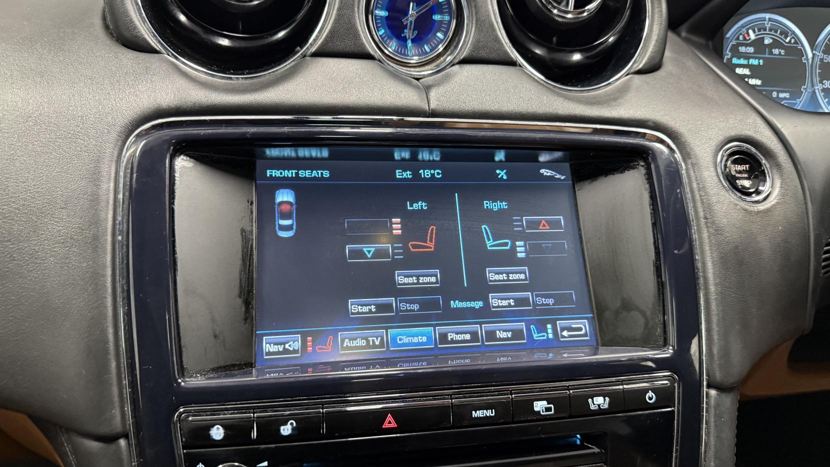 Jaguar XJ 3.0d V6 Portfolio Saloon 4dr Diesel Auto Euro 5 (275 ps)