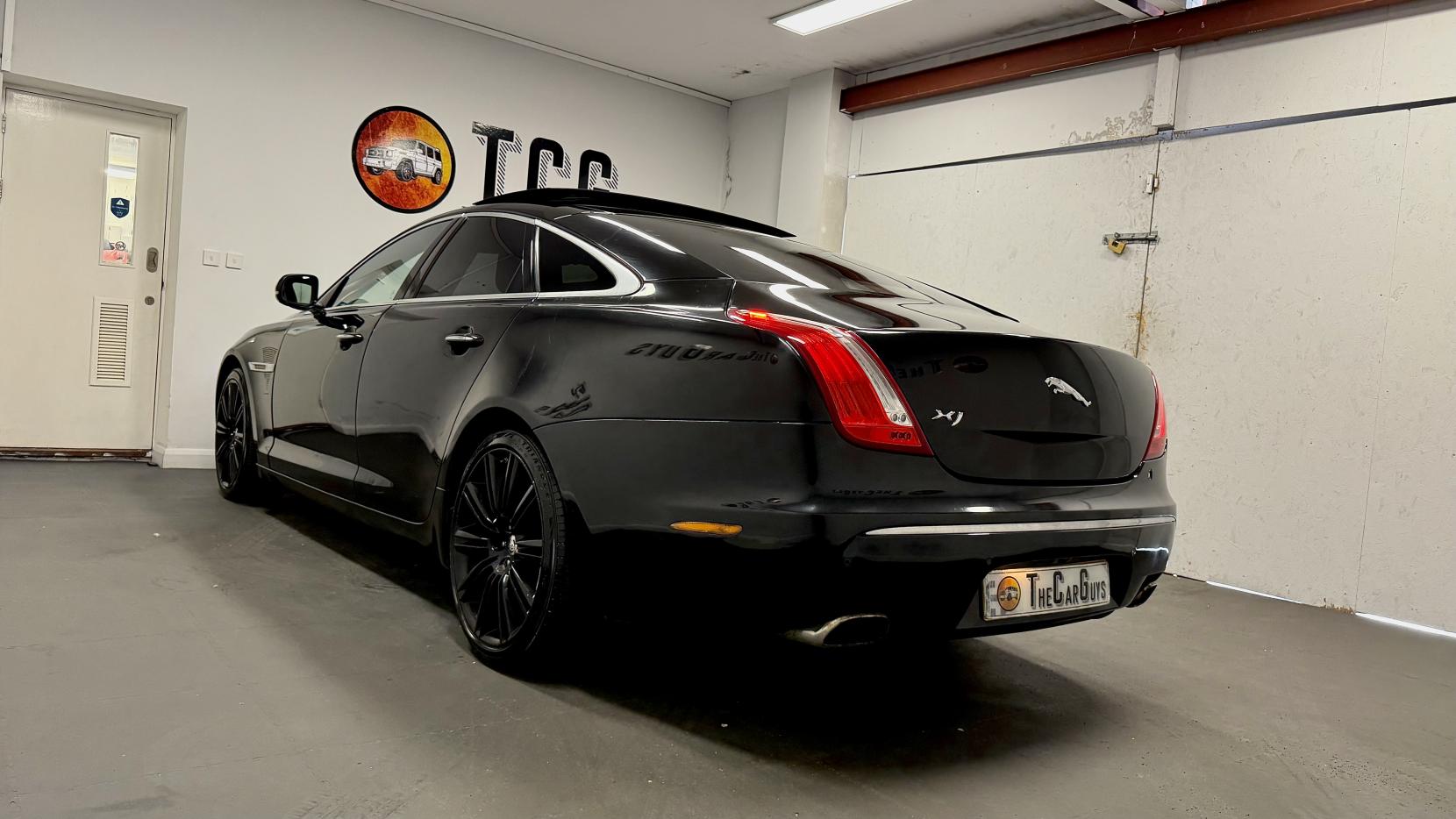Jaguar XJ 3.0d V6 Portfolio Saloon 4dr Diesel Auto Euro 5 (275 ps)