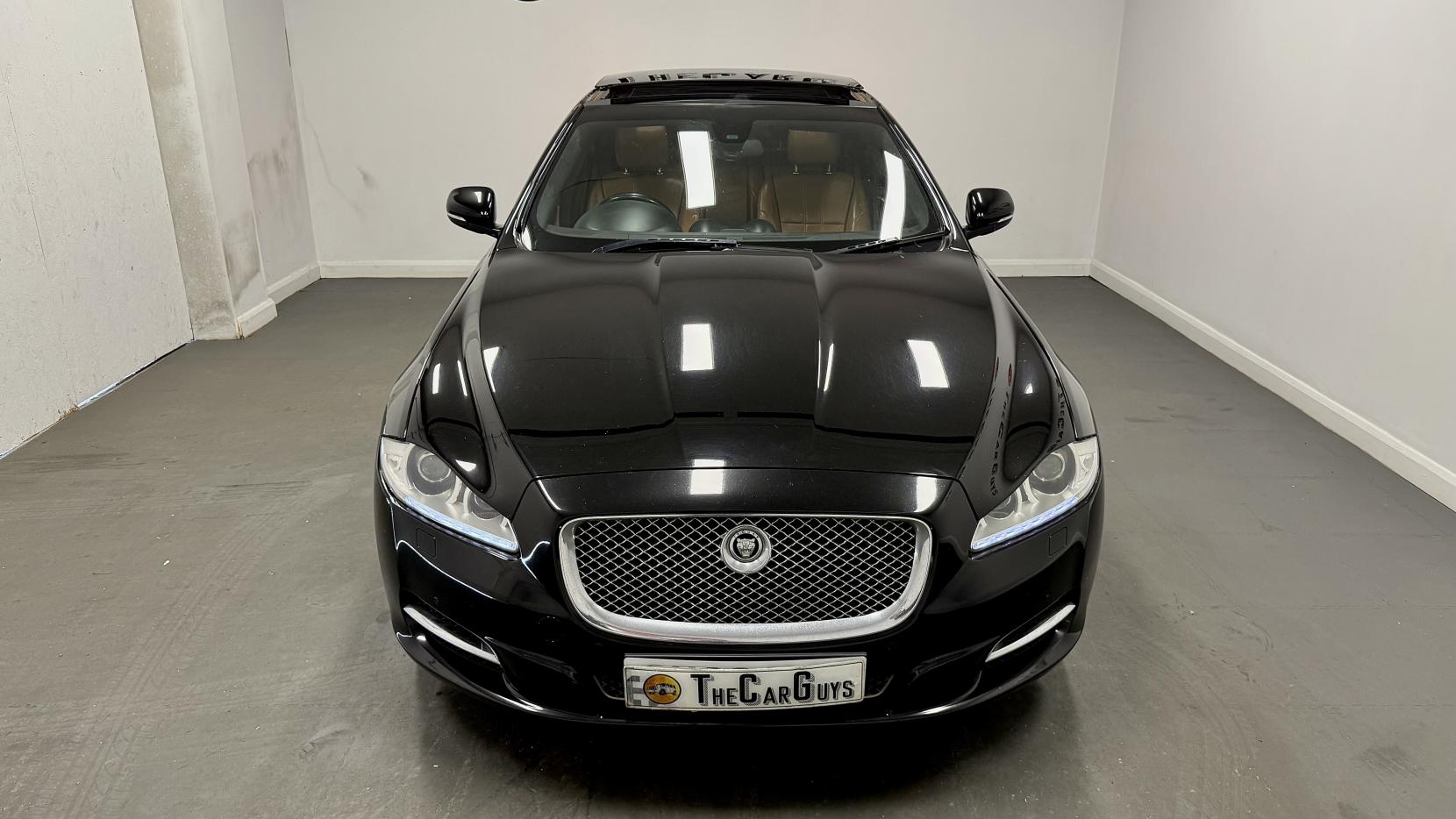 Jaguar XJ 3.0d V6 Portfolio Saloon 4dr Diesel Auto Euro 5 (275 ps)