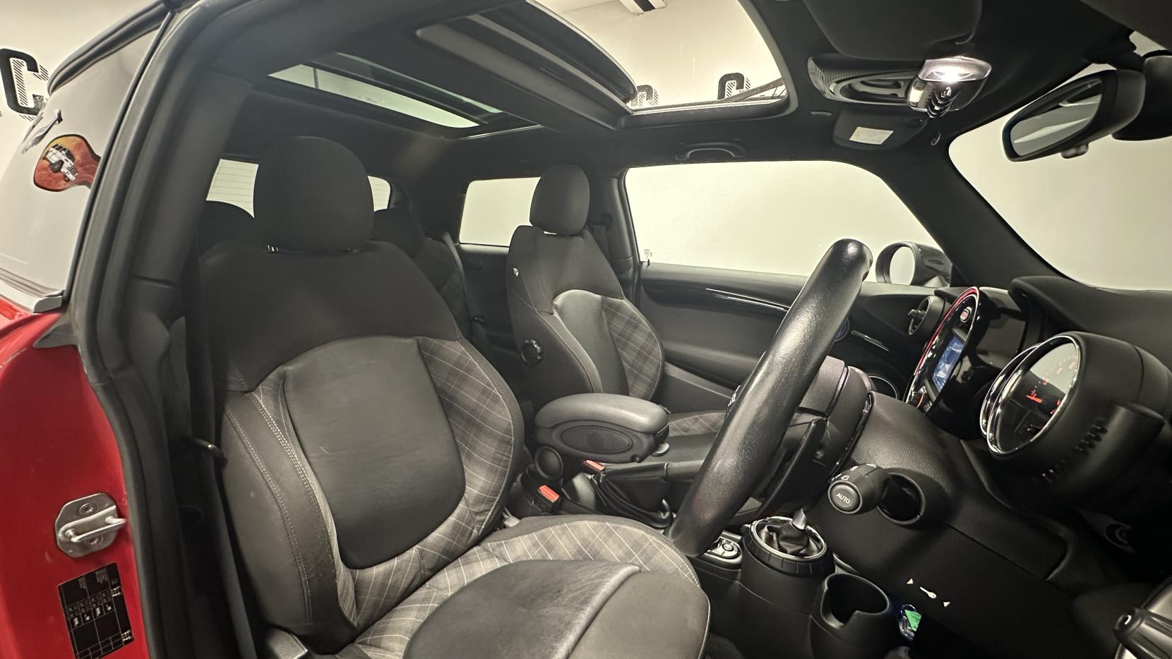 MINI Hatch 2.0 Cooper S Hatchback 3dr Petrol Auto Euro 6 (s/s) (192 ps)