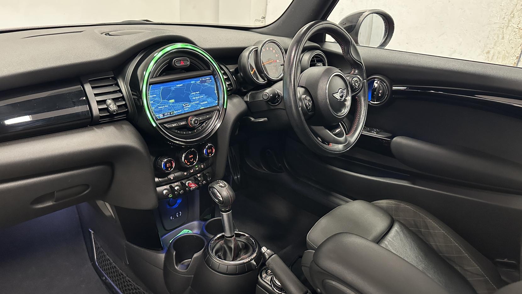 MINI Hatch 2.0 Cooper S Hatchback 3dr Petrol Auto Euro 6 (s/s) (192 ps)