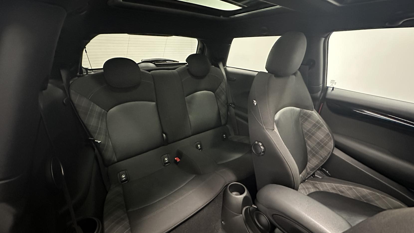 MINI Hatch 2.0 Cooper S Hatchback 3dr Petrol Auto Euro 6 (s/s) (192 ps)