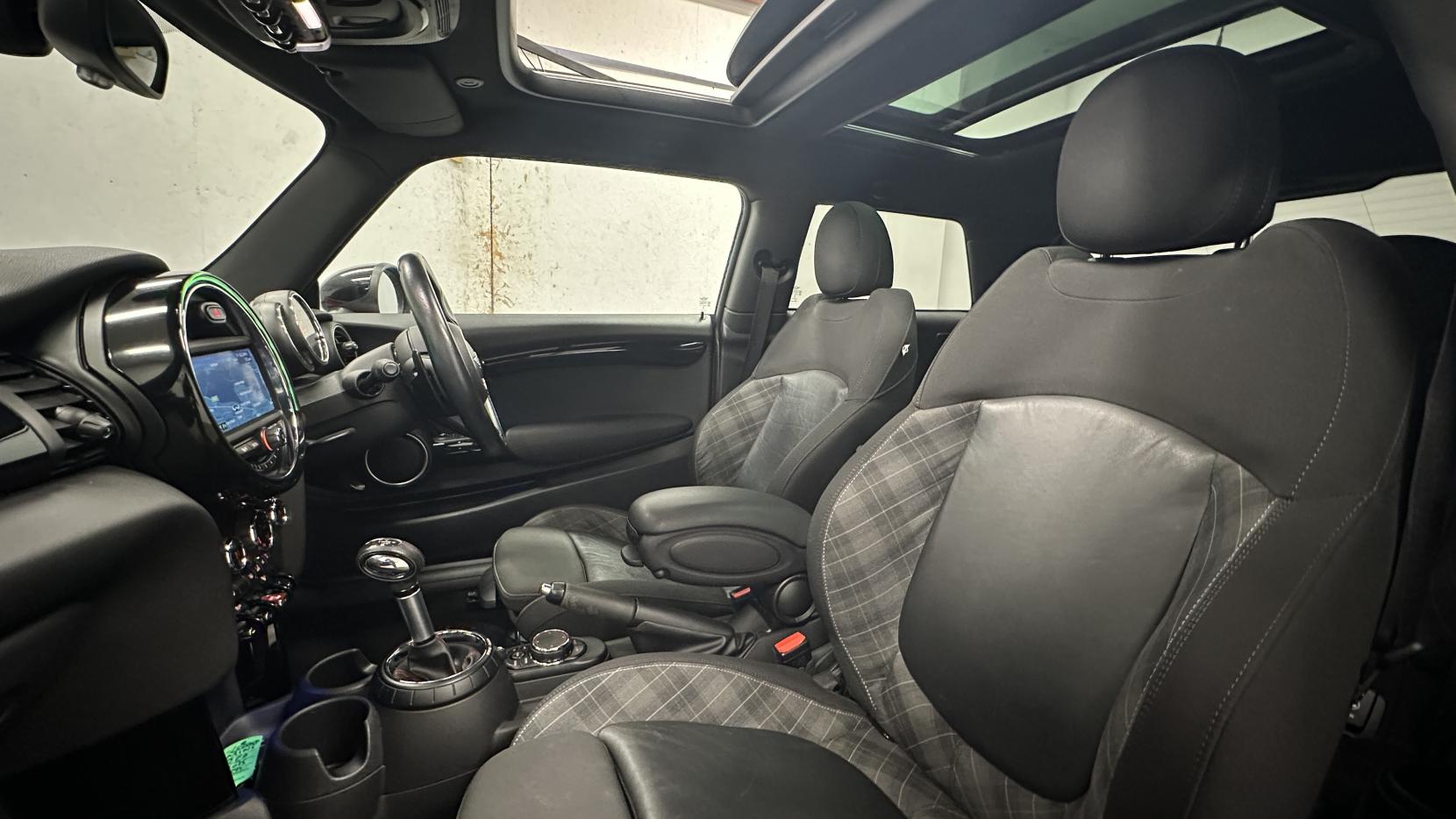 MINI Hatch 2.0 Cooper S Hatchback 3dr Petrol Auto Euro 6 (s/s) (192 ps)