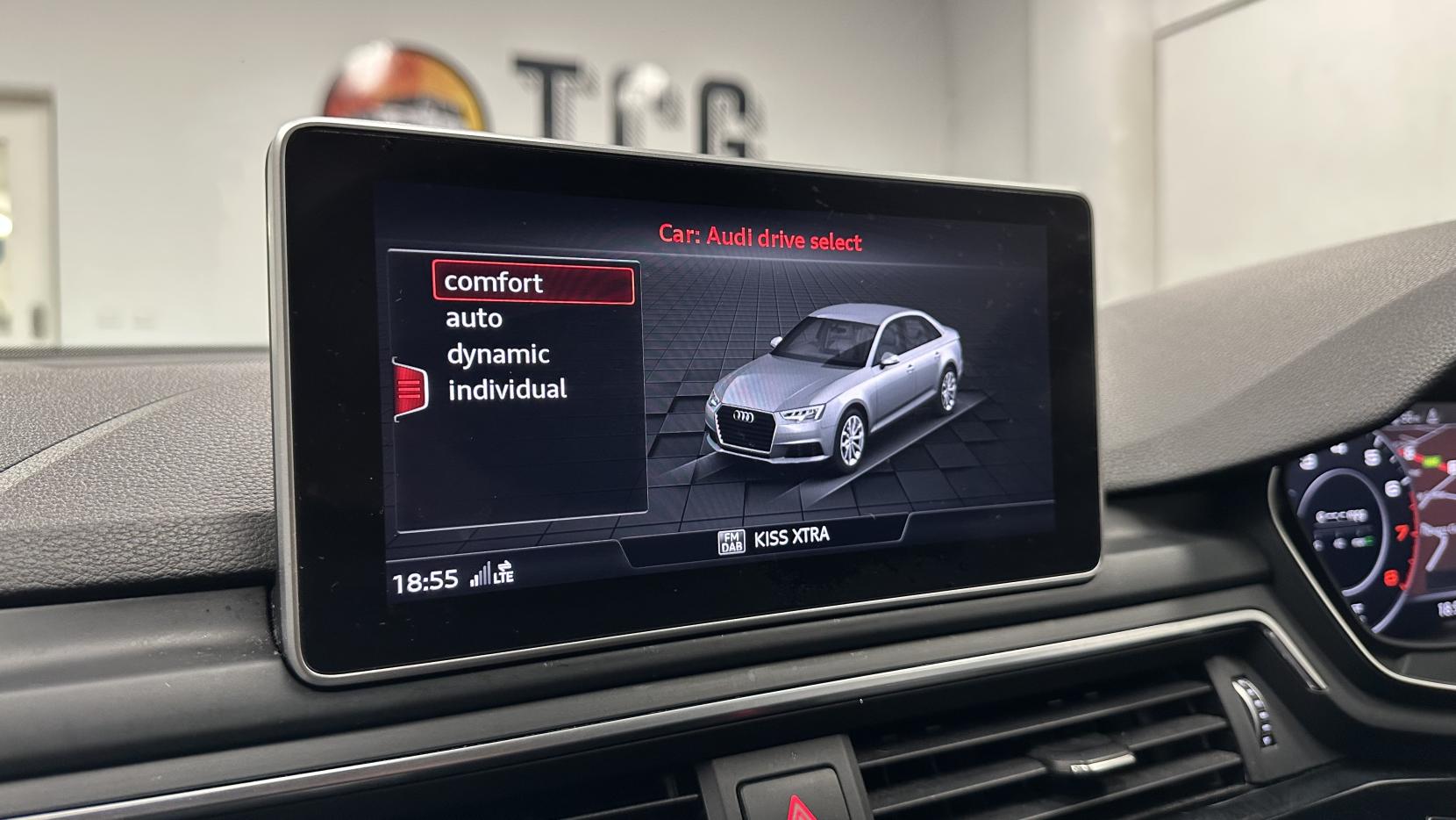 Audi A4 1.4 TFSI Black Edition Saloon 4dr Petrol Manual Euro 6 (s/s) (150 ps)