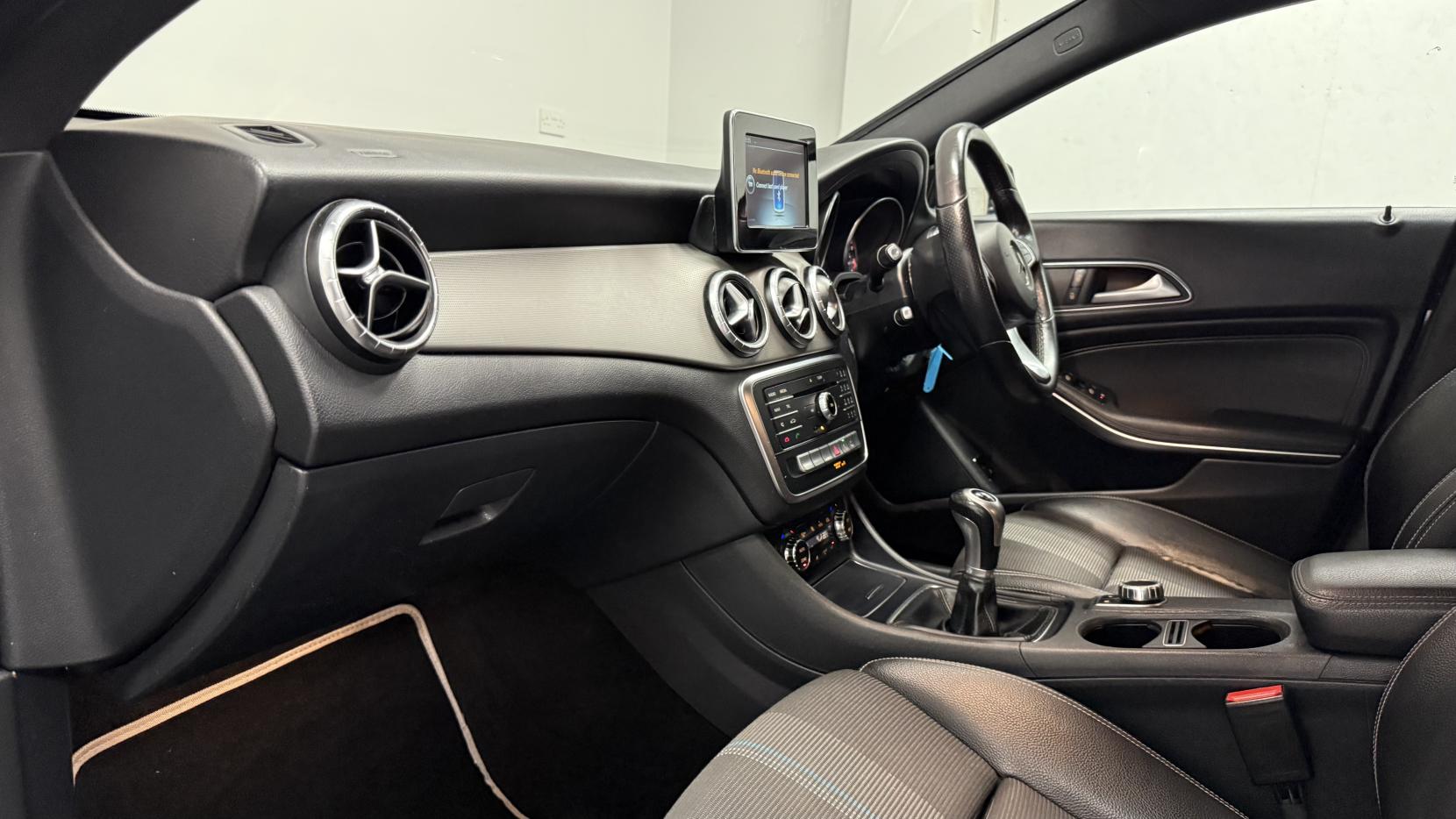 Mercedes-Benz CLA 2.1 CLA200d Sport Coupe 4dr Diesel Manual Euro 6 (s/s) (136 ps)