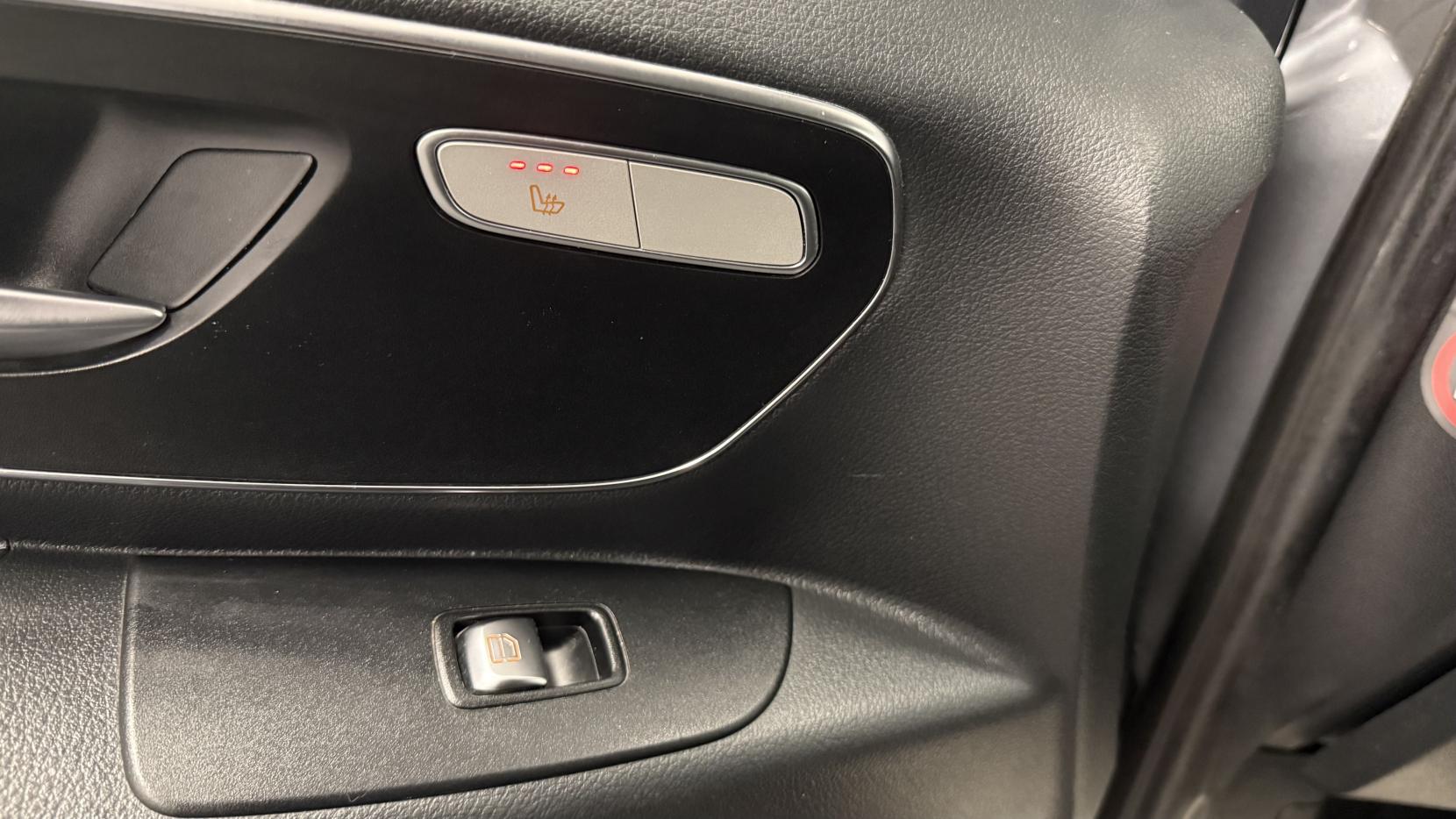 Mercedes-Benz Vito 2.1 119 CDI BlueTEC Sport Crew Van Double Cab 5dr Diesel G-Tronic+ RWD L1 Euro 6 (s/s) (190 ps)