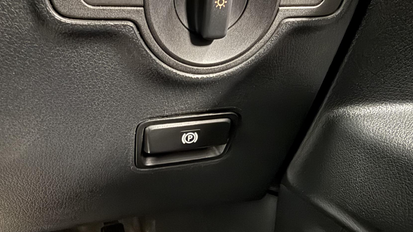 Mercedes-Benz Vito 2.1 119 CDI BlueTEC Sport Crew Van Double Cab 5dr Diesel G-Tronic+ RWD L1 Euro 6 (s/s) (190 ps)