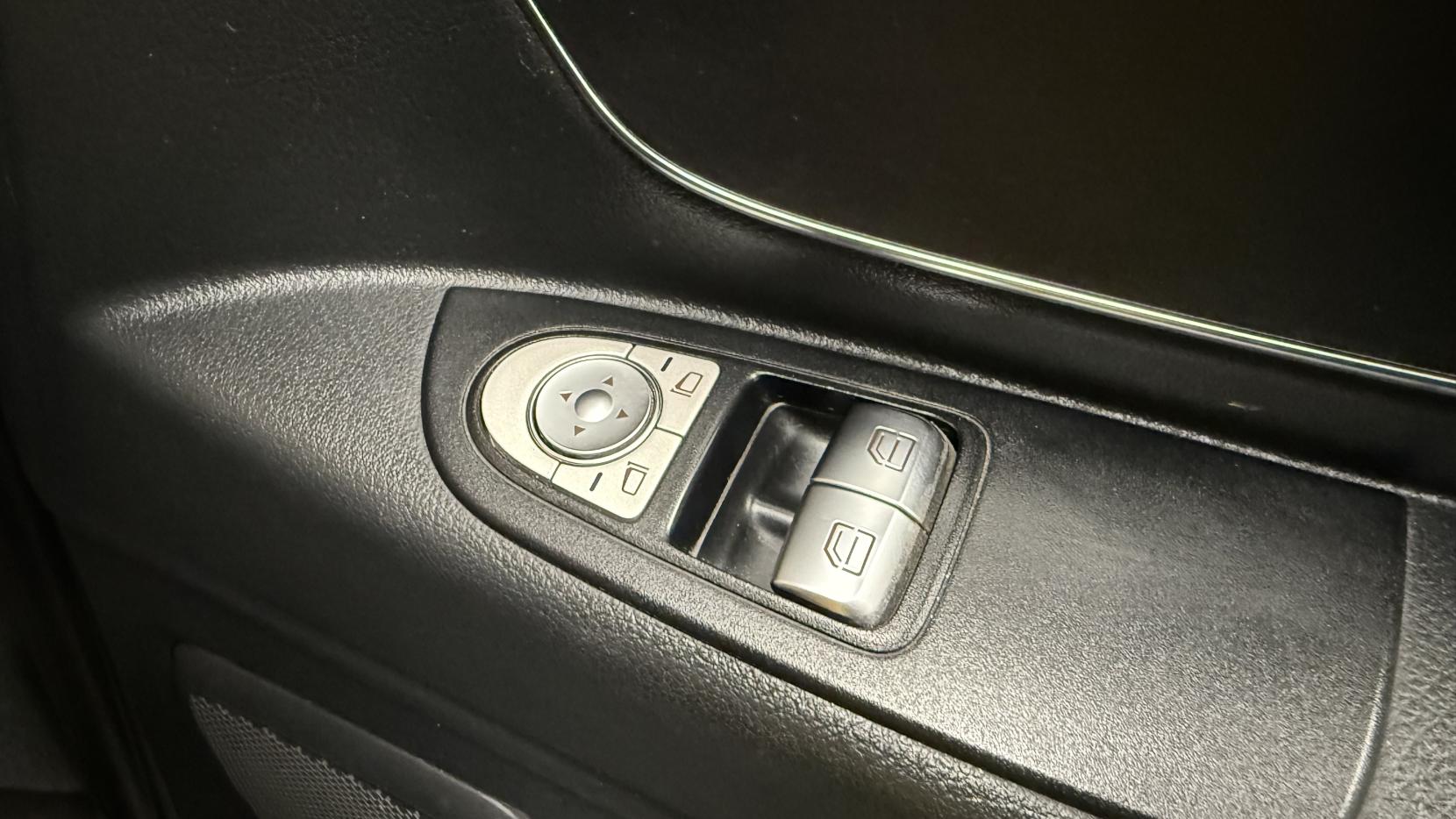 Mercedes-Benz Vito 2.1 119 CDI BlueTEC Sport Crew Van Double Cab 5dr Diesel G-Tronic+ RWD L1 Euro 6 (s/s) (190 ps)