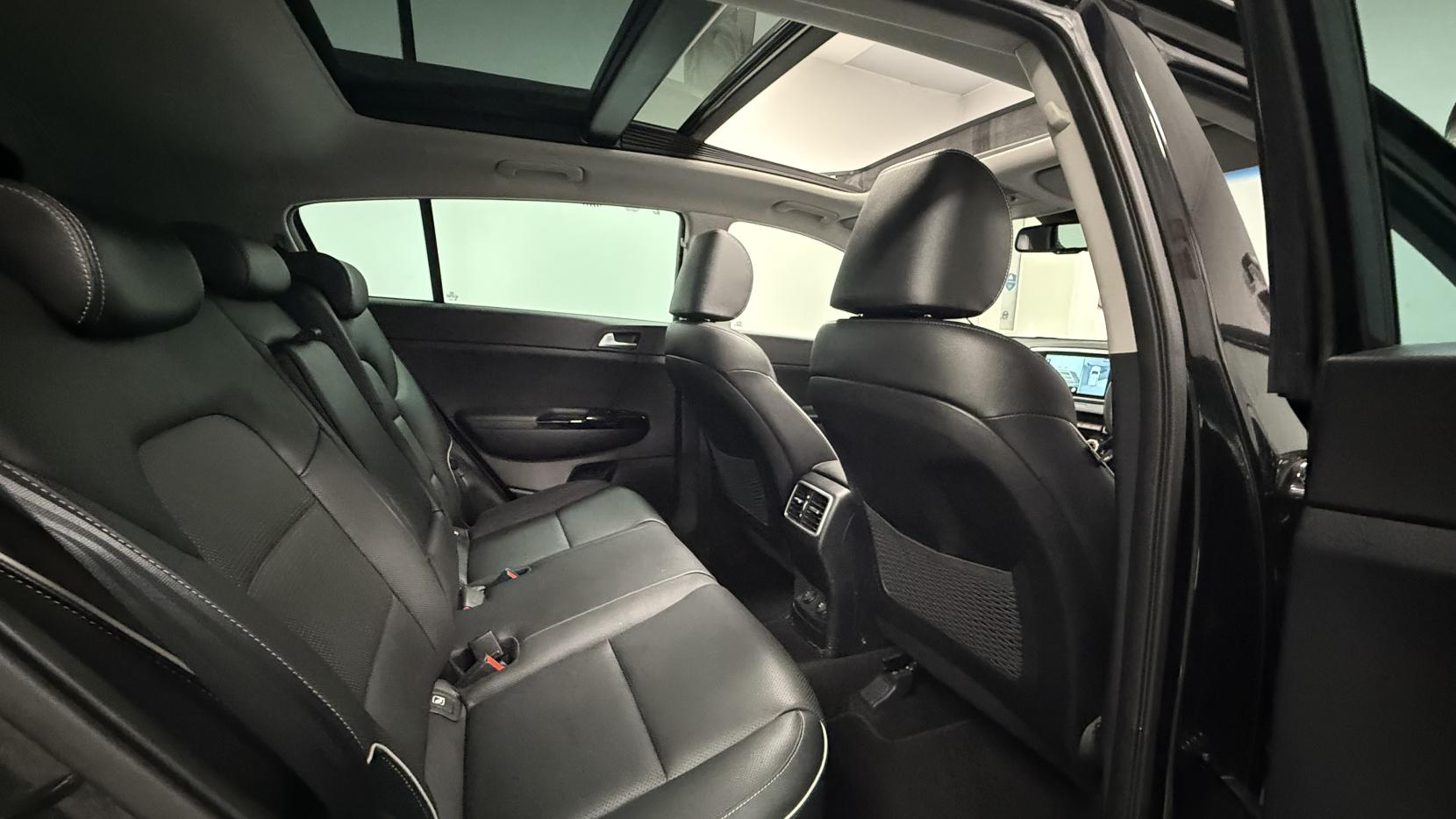 Kia Sportage 1.6 CRDi MHEV JBL Black Edition SUV 5dr Diesel Hybrid DCT Euro 6 (s/s) (134 bhp)