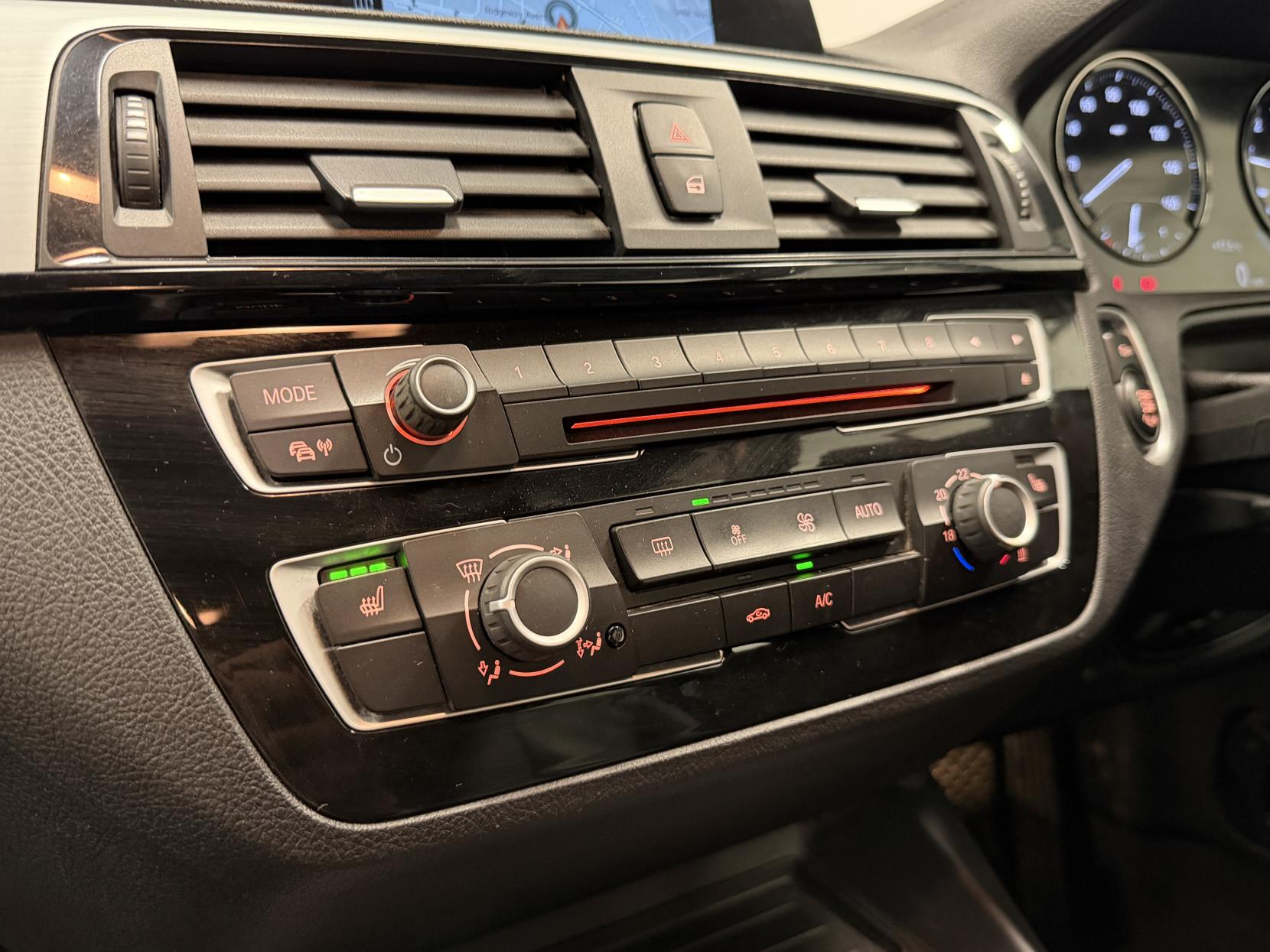 BMW 2 Series 2.0 220i M Sport Coupe 2dr Petrol Auto Euro 6 (s/s) (184 ps)