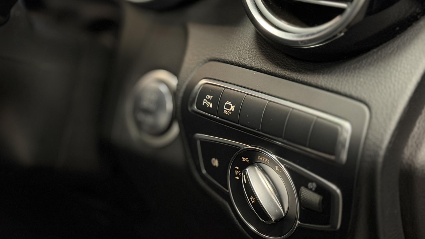 Mercedes-Benz GLC 2.1 GLC250d AMG Line (Premium) SUV 5dr Diesel G-Tronic 4MATIC Euro 6 (s/s) (204 ps)