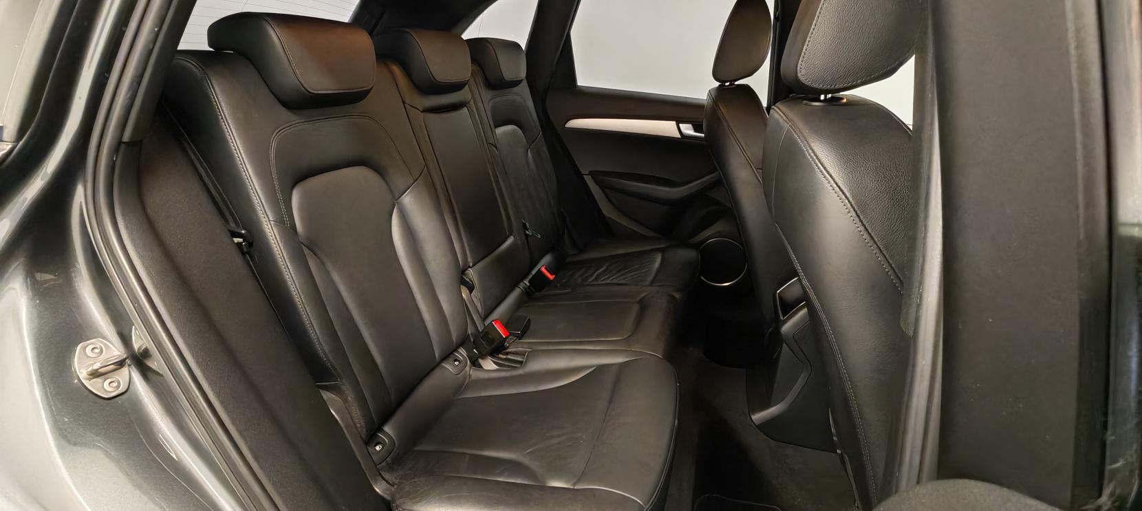 Audi Q5 2.0 TDI S line SUV 5dr Diesel S Tronic quattro Euro 5 (s/s) (177 ps)
