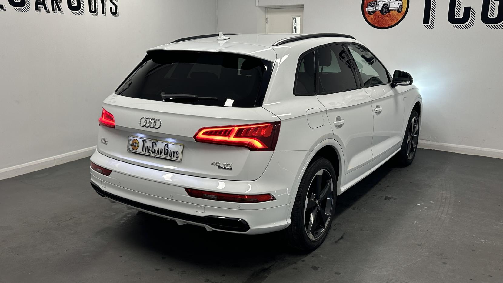 Audi Q5 2.0 TDI 40 Black Edition SUV 5dr Diesel S Tronic quattro Euro 6 (s/s) (190 ps)