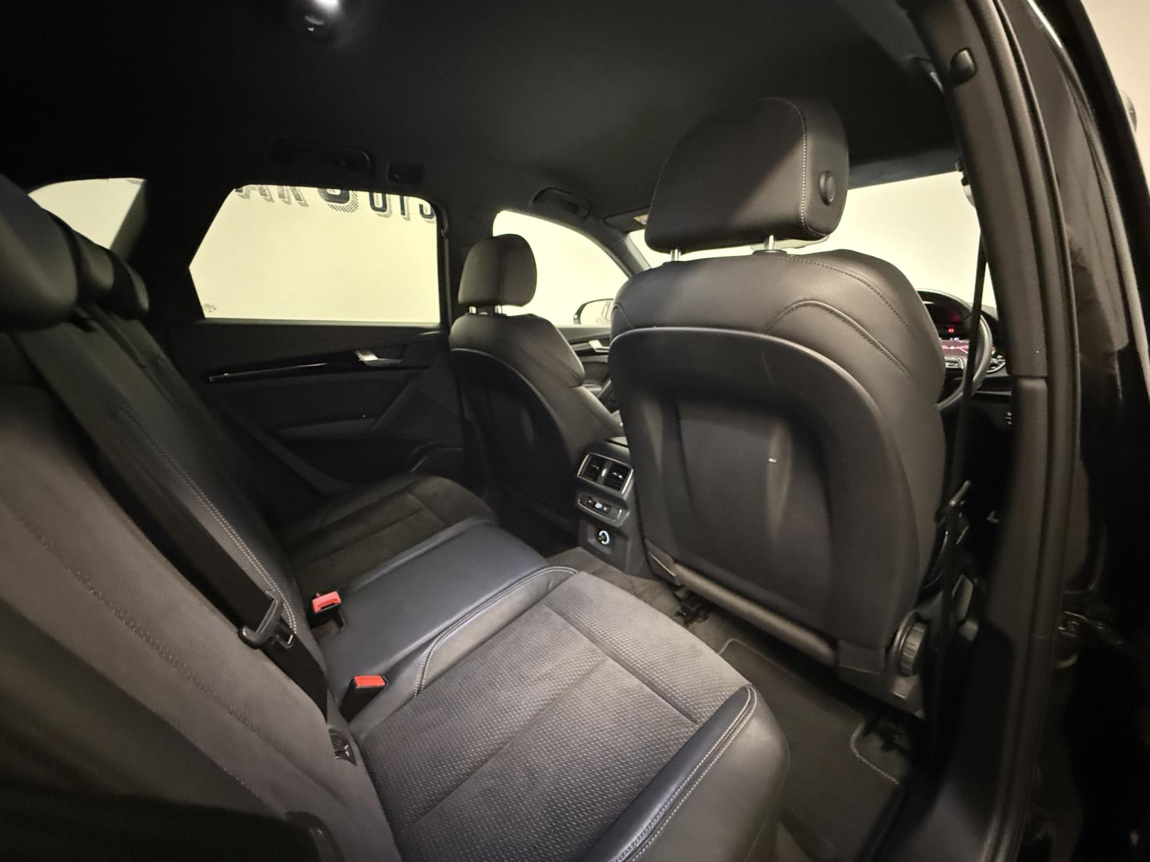 Audi Q5 2.0 TDI 40 Black Edition SUV 5dr Diesel S Tronic quattro Euro 6 (s/s) (190 ps)