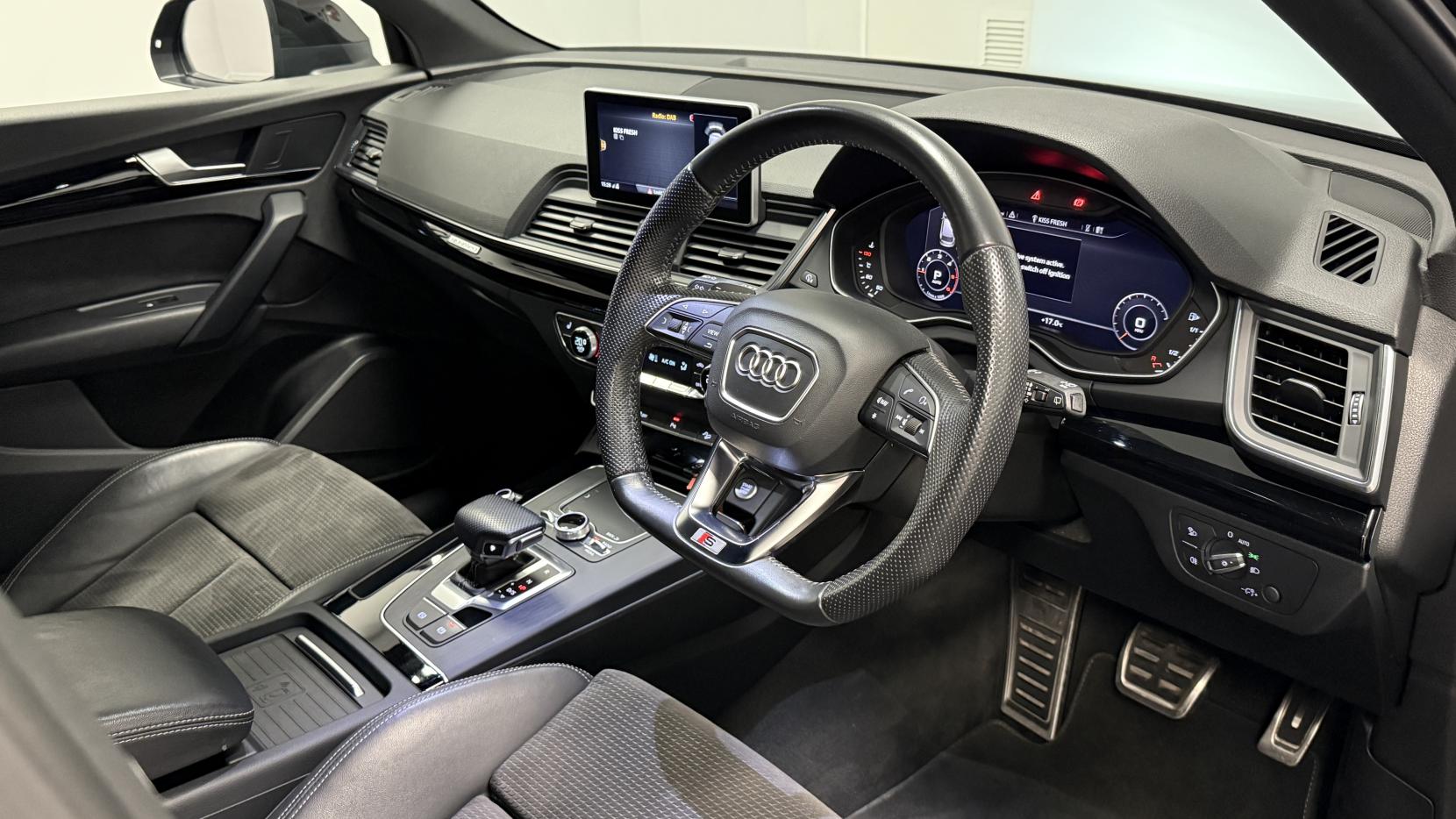 Audi Q5 2.0 TDI 40 Black Edition SUV 5dr Diesel S Tronic quattro Euro 6 (s/s) (190 ps)