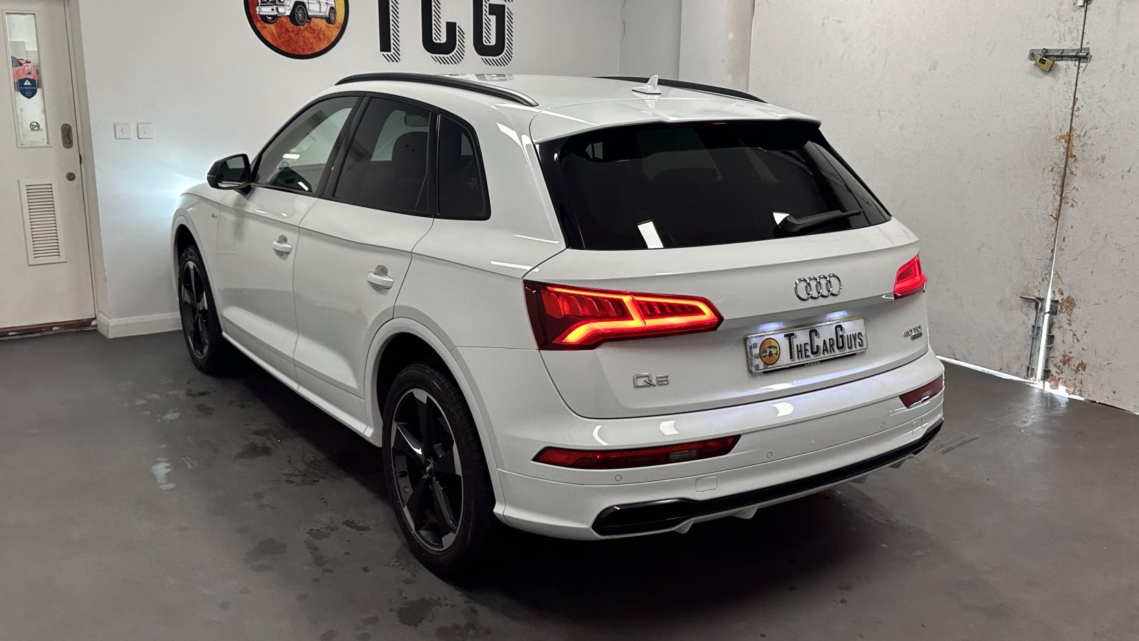 Audi Q5 2.0 TDI 40 Black Edition SUV 5dr Diesel S Tronic quattro Euro 6 (s/s) (190 ps)