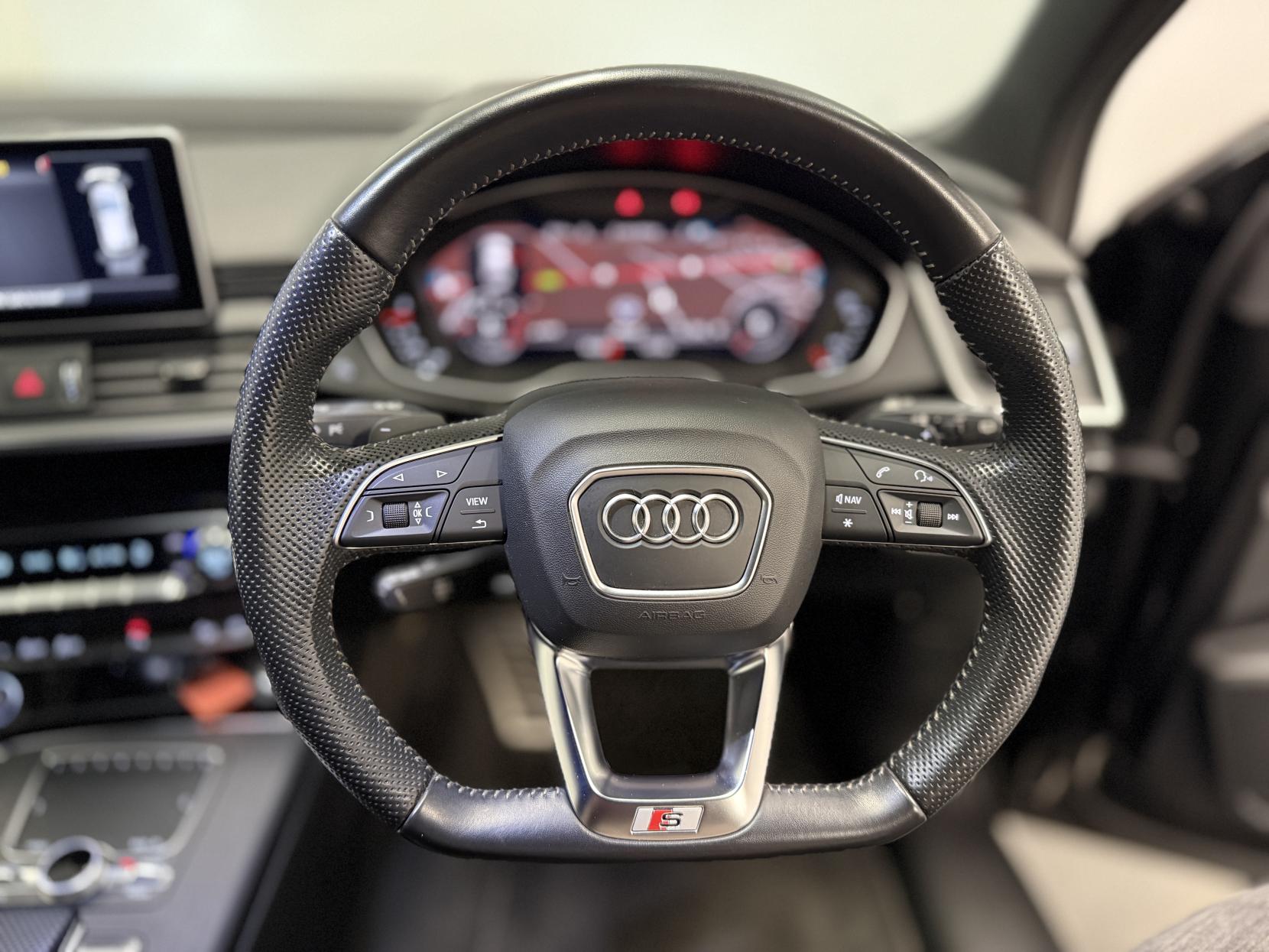 Audi Q5 2.0 TDI 40 Black Edition SUV 5dr Diesel S Tronic quattro Euro 6 (s/s) (190 ps)